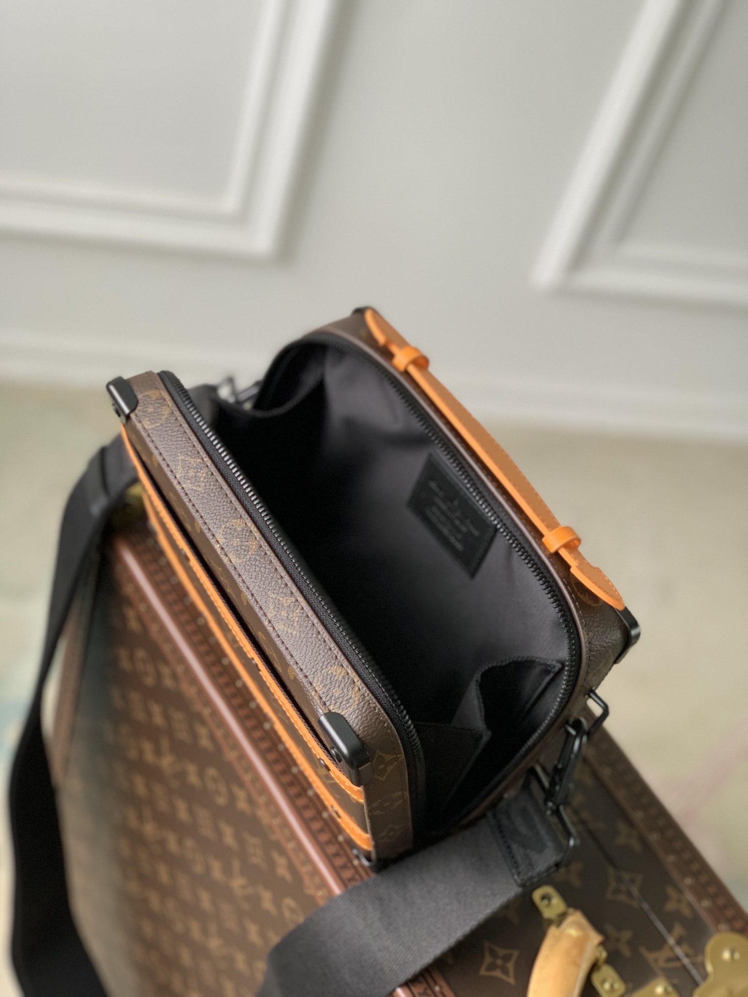 Louis Vuitton Handle Soft Trunk Bag -M46689-25*15*7CM