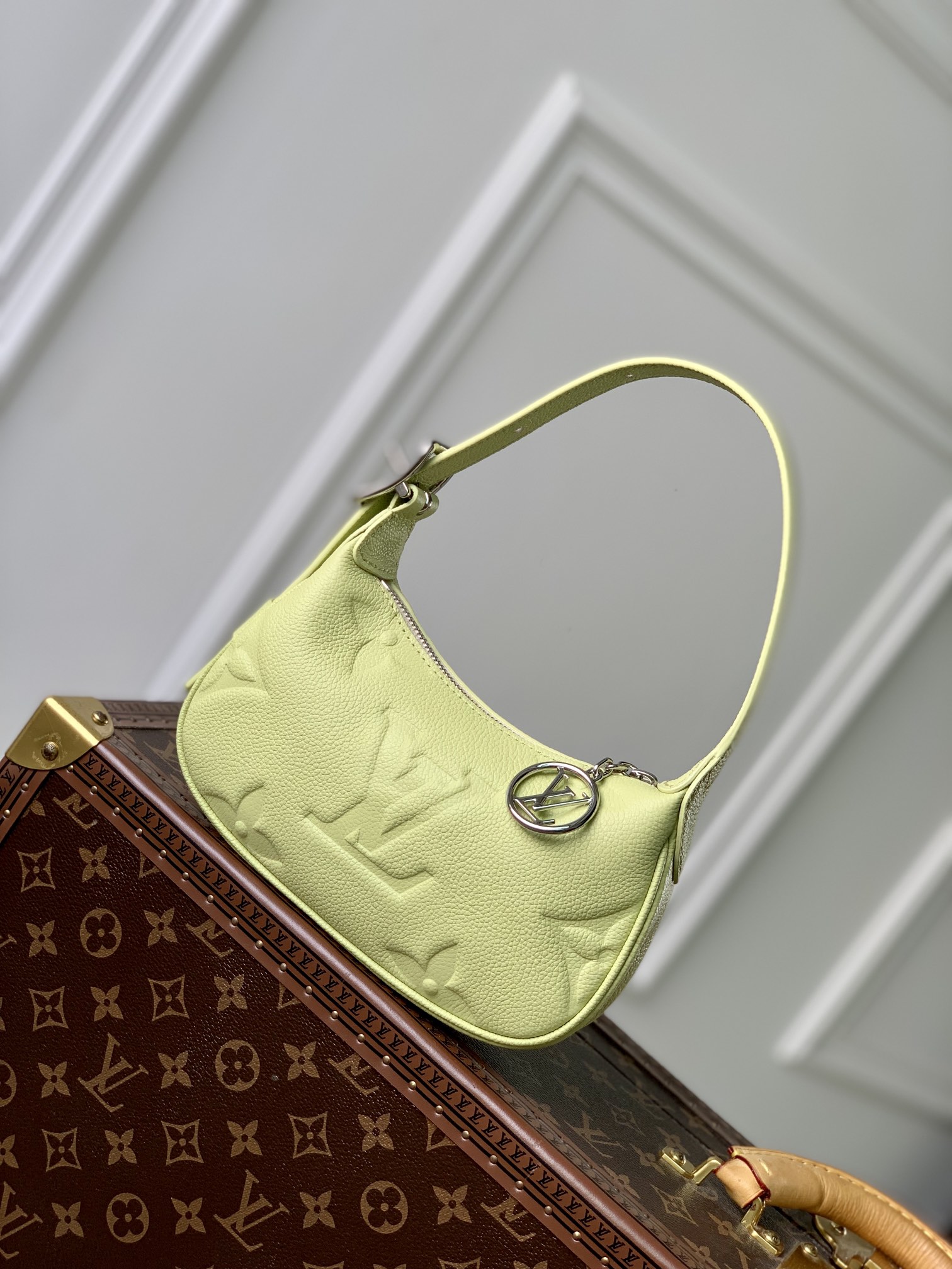 Louis Vuitton Mini Moon Bag M46692-20.5 x 11 x 5CM