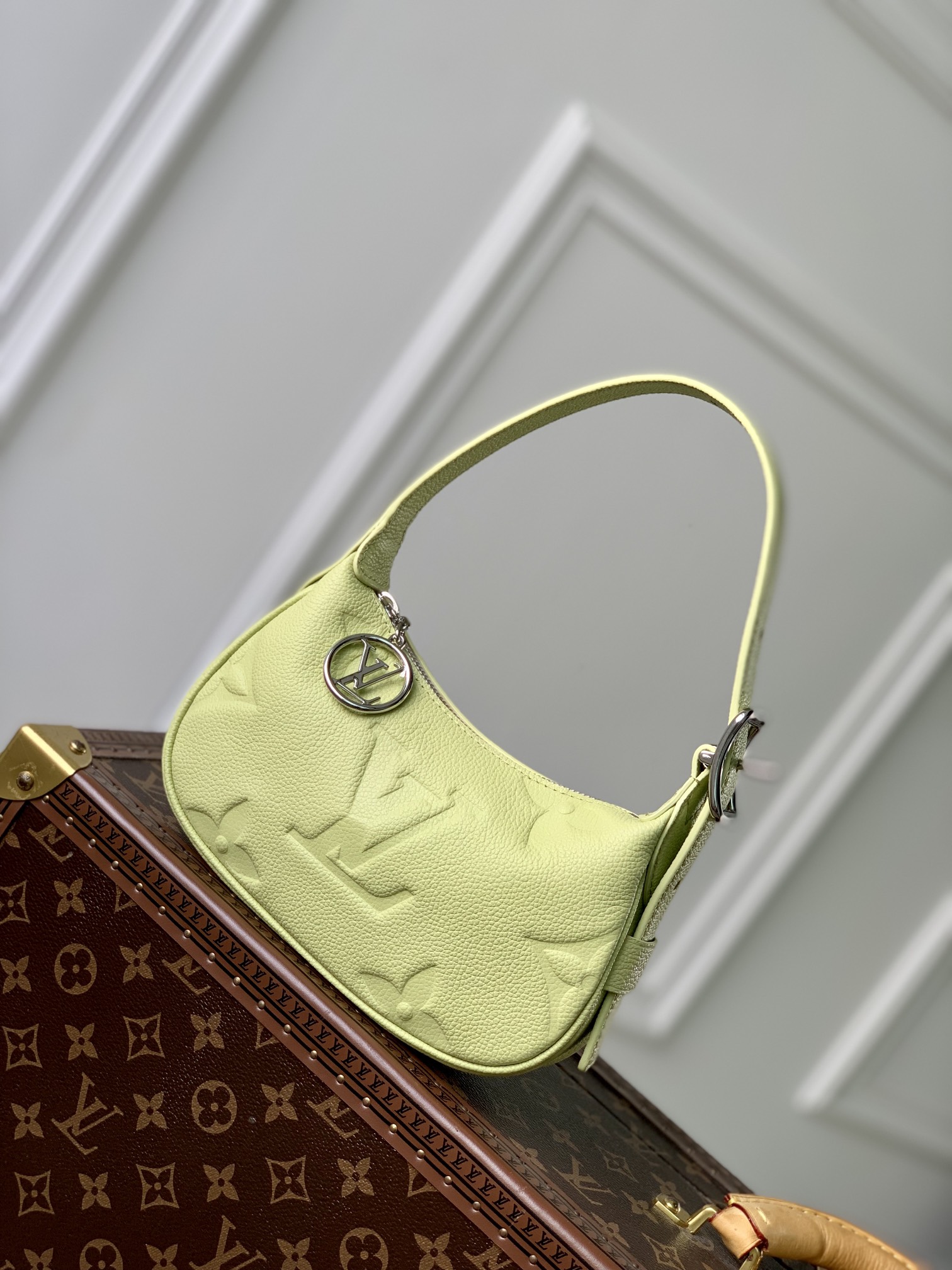 Louis Vuitton Mini Moon Bag M46692-20.5 x 11 x 5CM