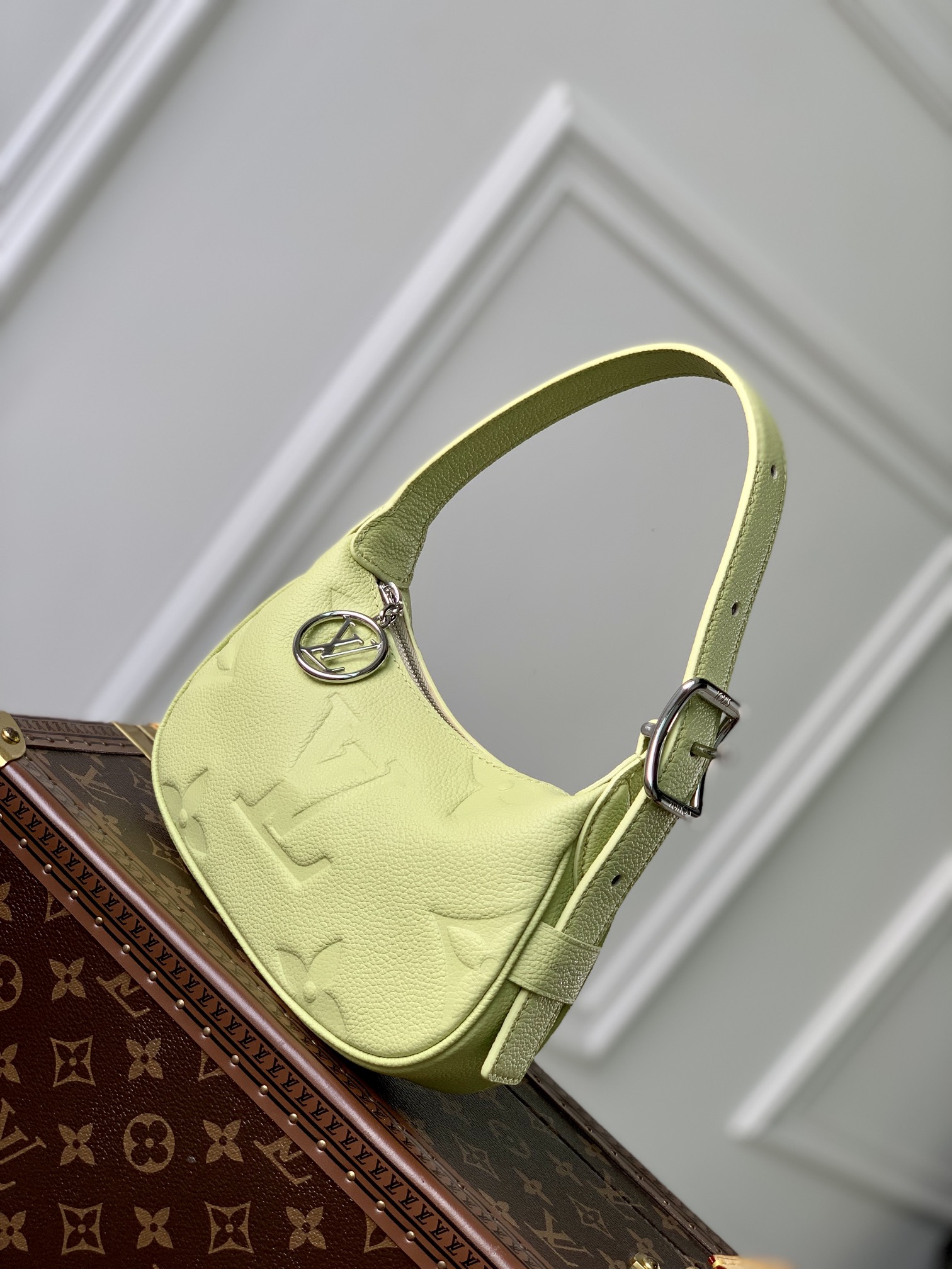 Louis Vuitton Mini Moon Bag M46692-20.5 x 11 x 5CM