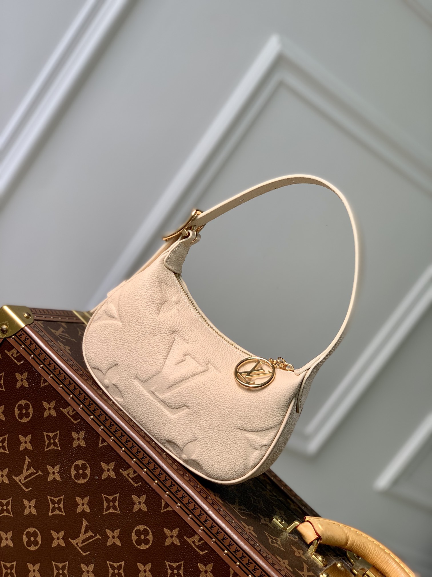 Louis Vuitton Mini Moon Bag M46692-20.5 x 11 x 5CM