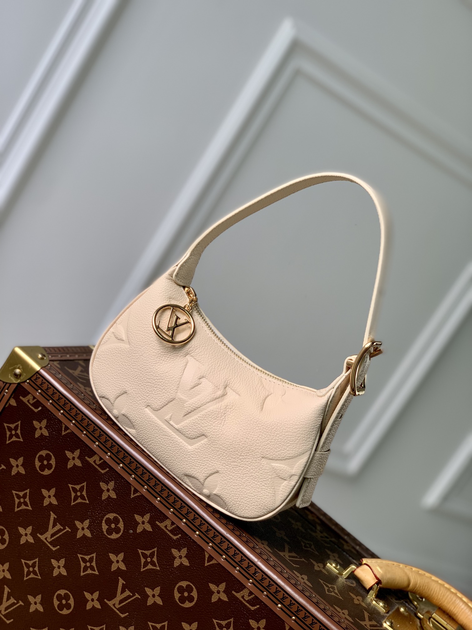 Louis Vuitton Mini Moon Bag M46692-20.5 x 11 x 5CM