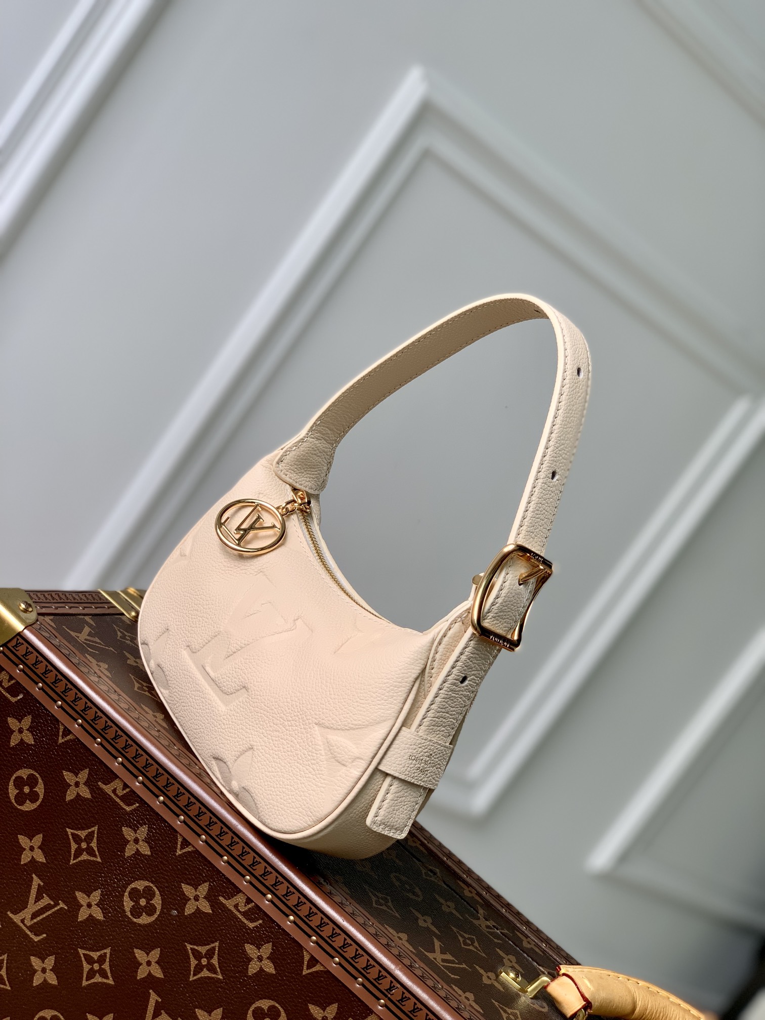 Louis Vuitton Mini Moon Bag M46692-20.5 x 11 x 5CM Louis Vuitton Mini Moon Bag M46692-20.5 x 11 x 5CM