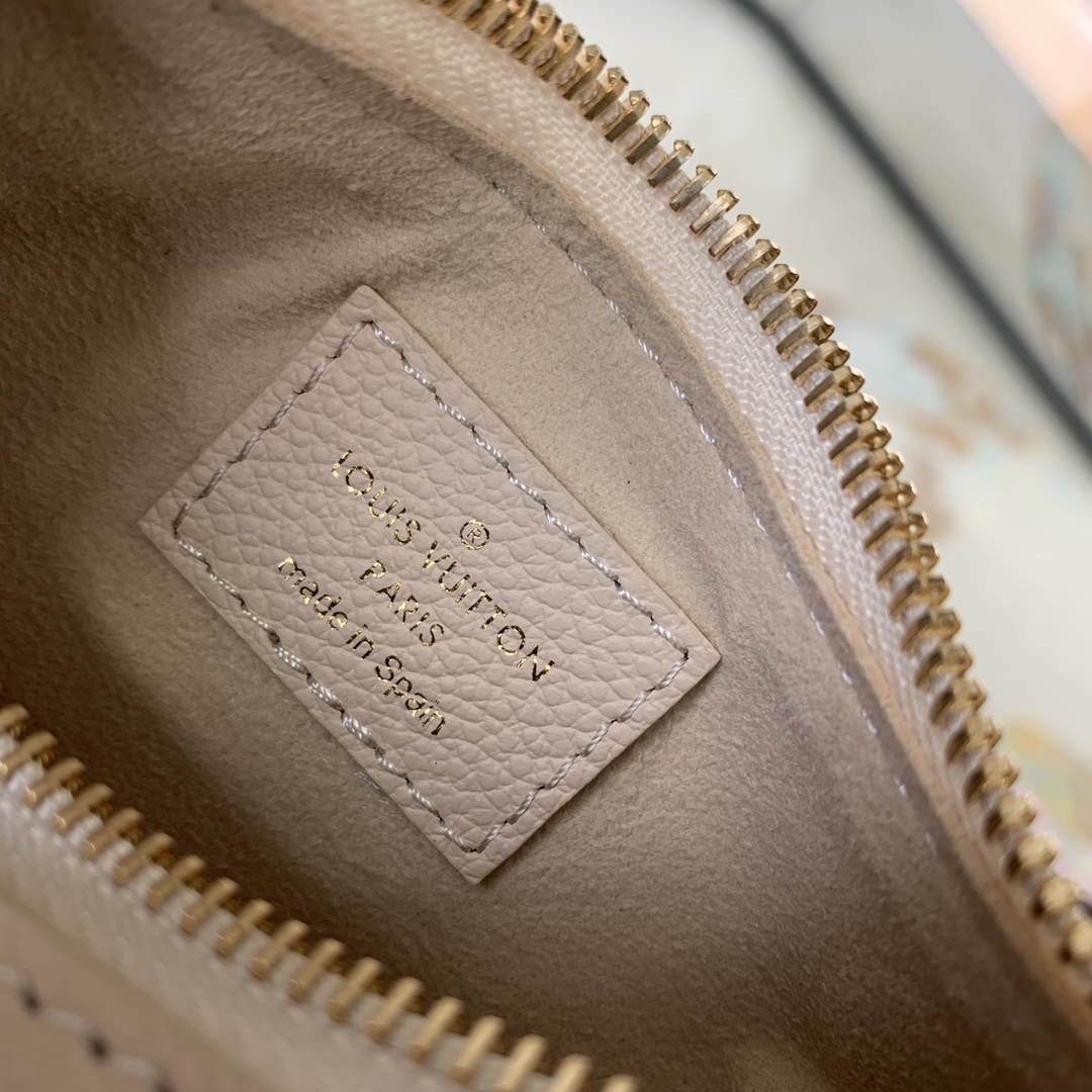 Louis Vuitton Mini Moon Bag M46692-20.5 x 11 x 5CM Louis Vuitton Mini Moon Bag M46692-20.5 x 11 x 5CM