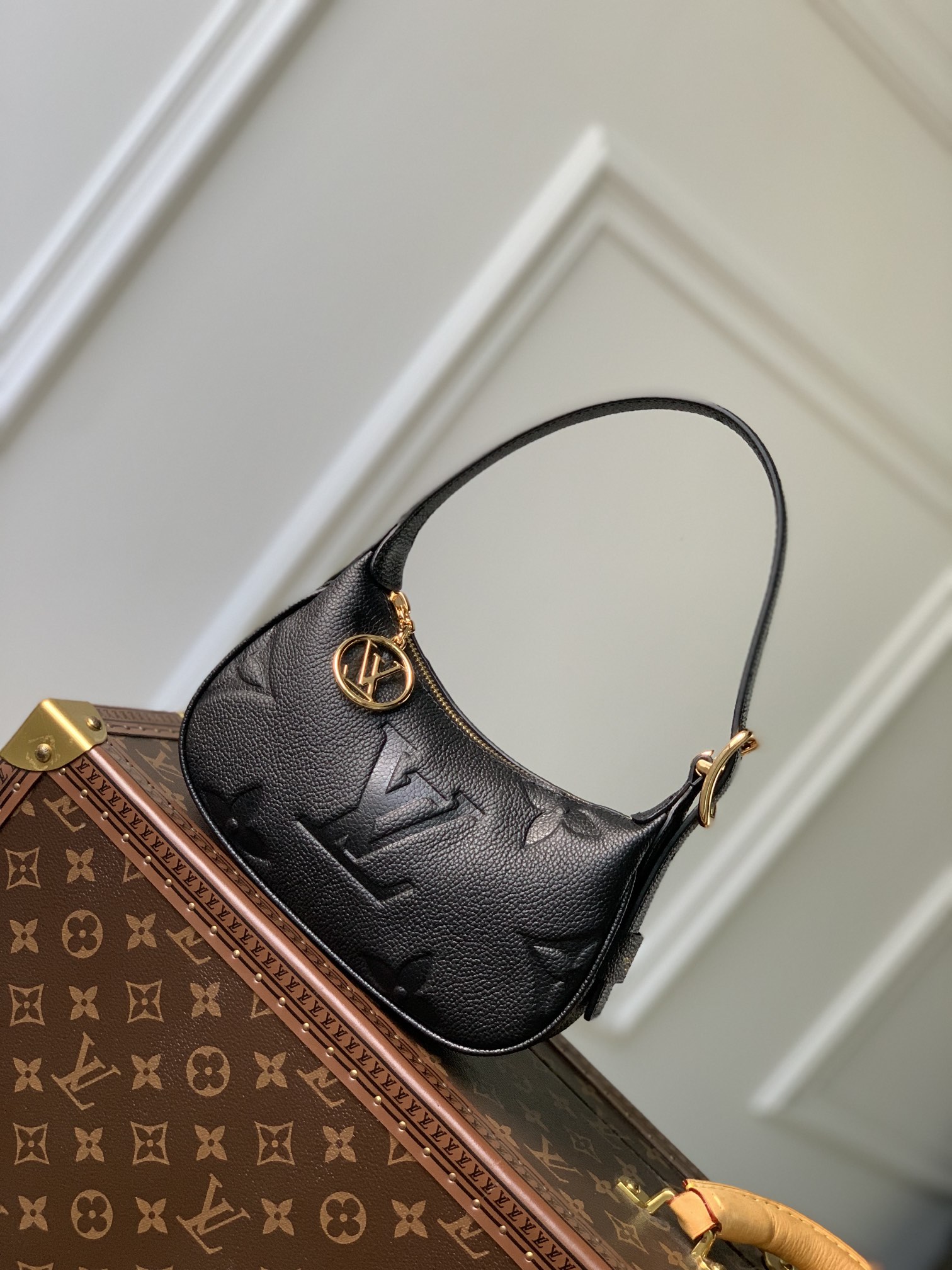 Louis Vuitton Mini Moon Bag M46692-20.5 x 11 x 5CM Louis Vuitton Mini Moon Bag M46692-20.5 x 11 x 5CM