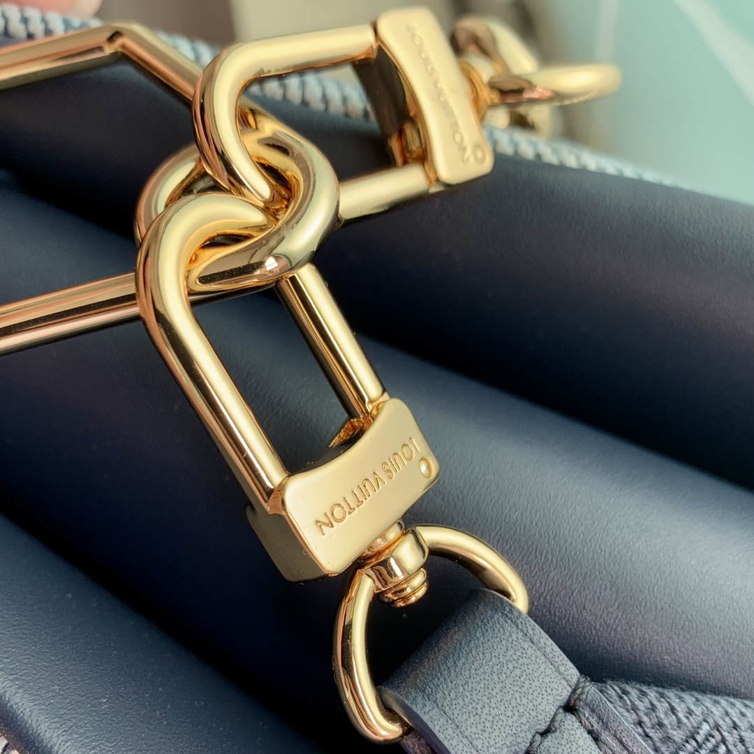 Louis Vuitton Coussin Handbags-M2295-26*20*12CM