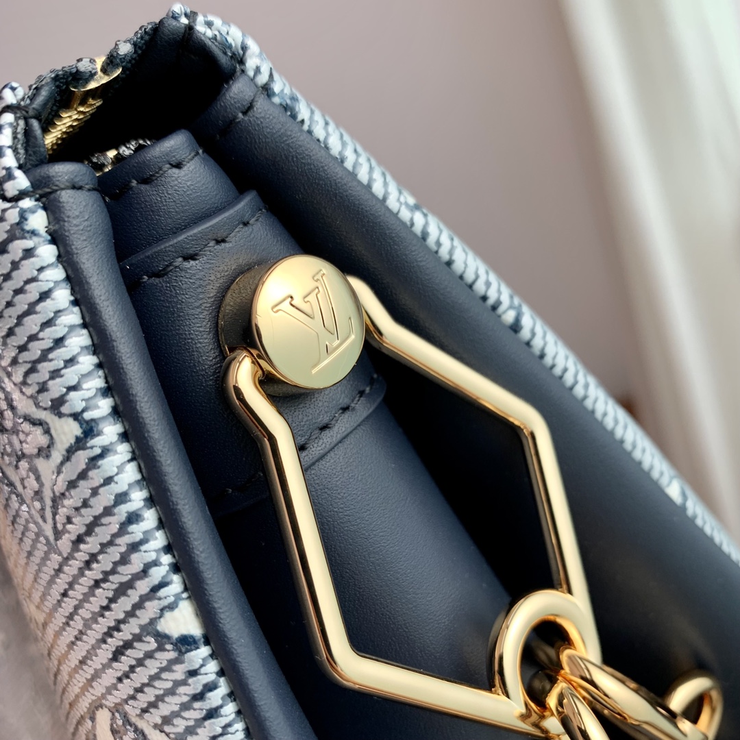 Louis Vuitton Coussin Handbags-M2295-26*20*12CM