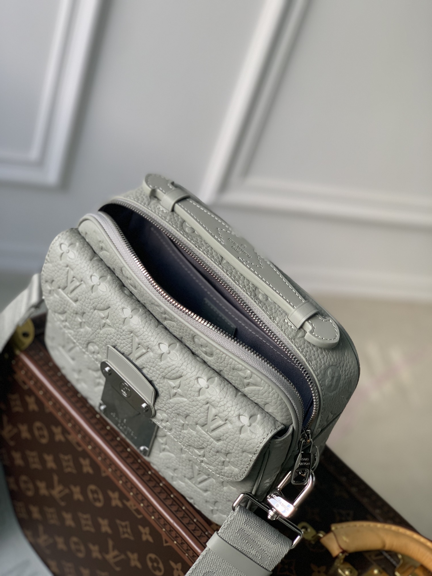 Louis Vuitton S Lock Bag-M45806-22*18*8CM Louis Vuitton S Lock Bag-M45806-22*18*8CM