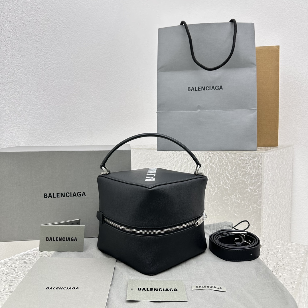 Balenciaga Handbags-16*16*16CM