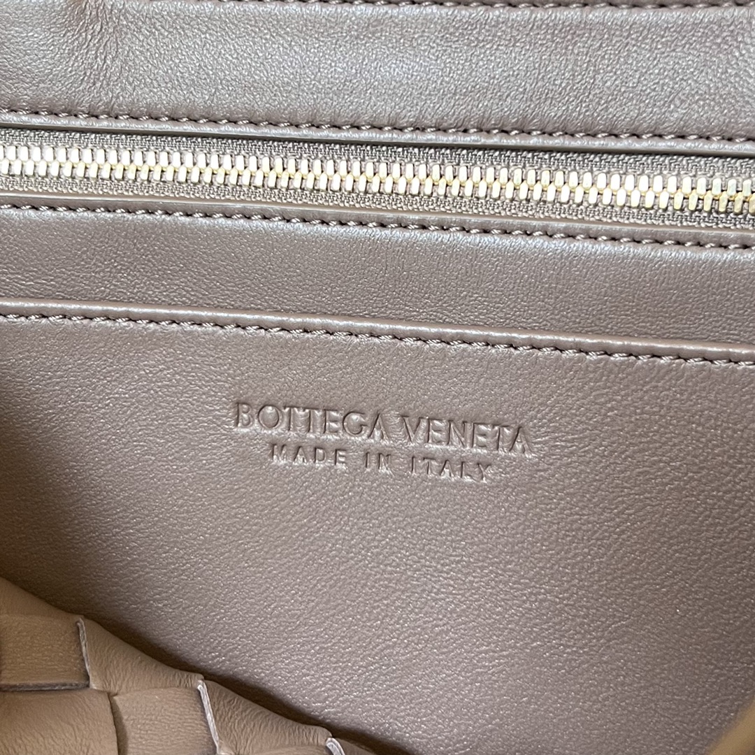 Bottega Veneta Andiamo-29*18*10CM