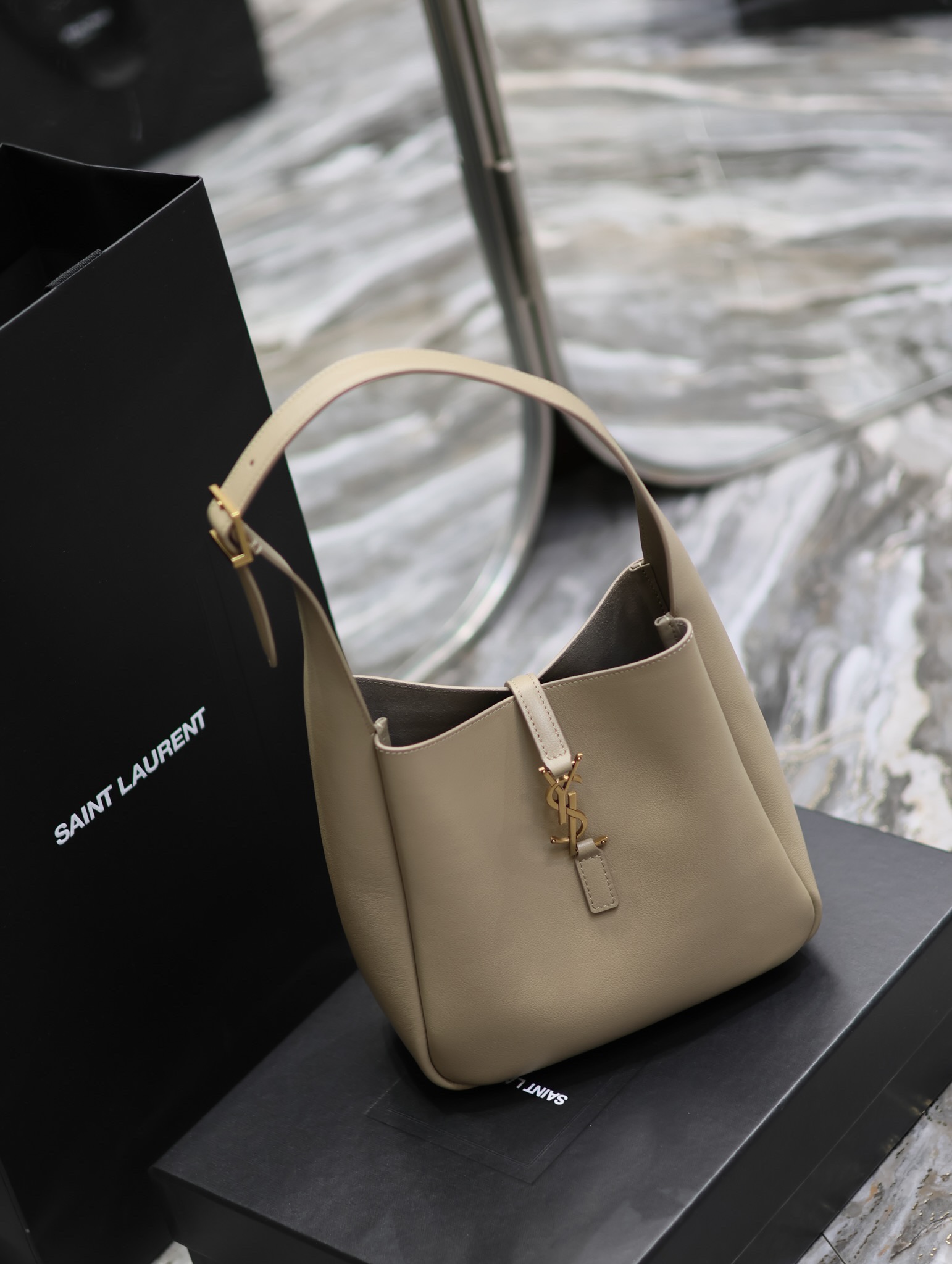 YSL Le5A7 Vintage Bag-23×22×8.5CM