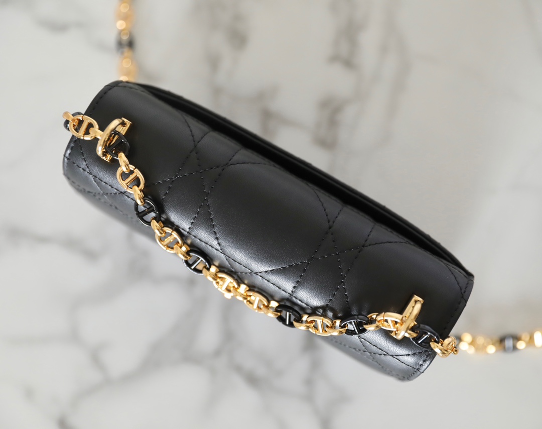 Diro Caro Bag- 19 x 13 x 5.5CM