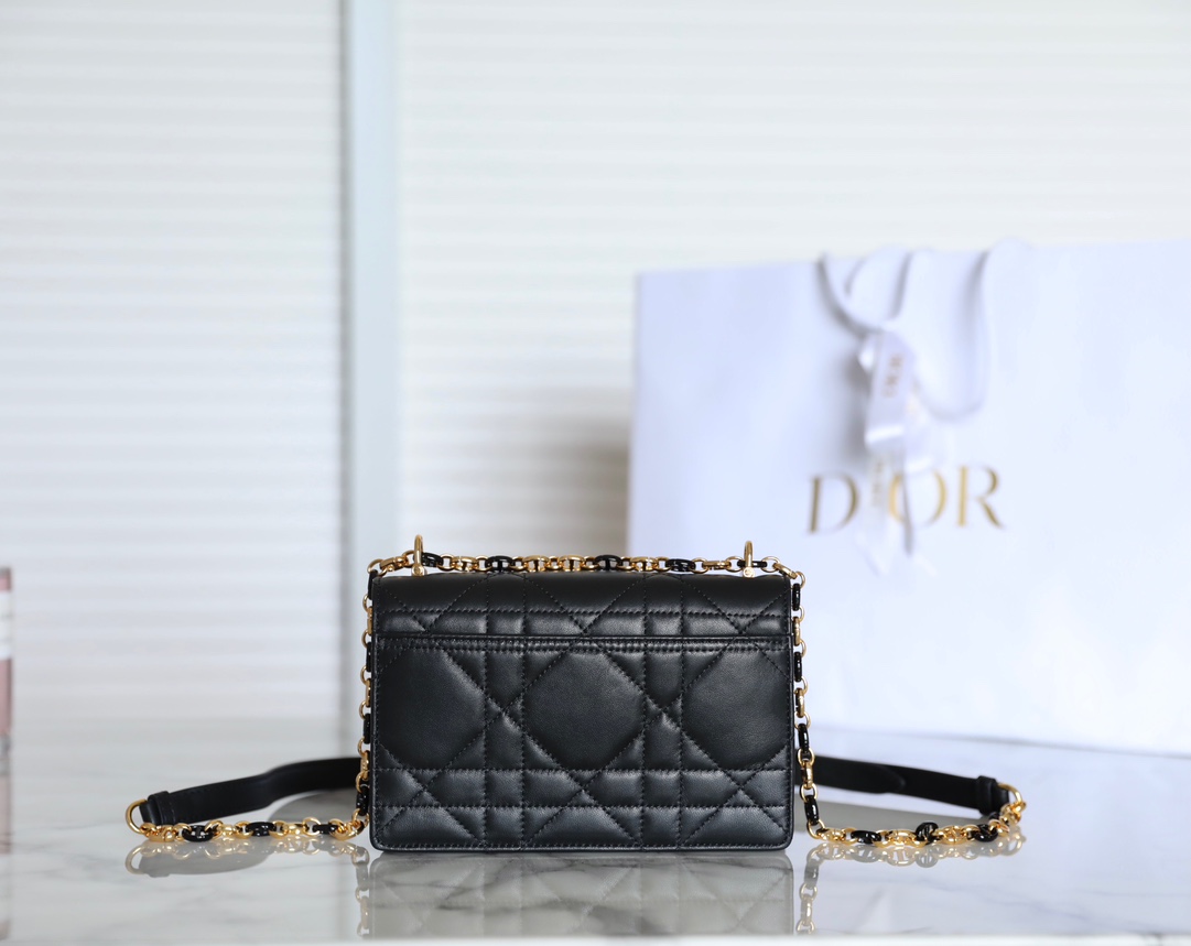 Diro Caro Bag- 19 x 13 x 5.5CM