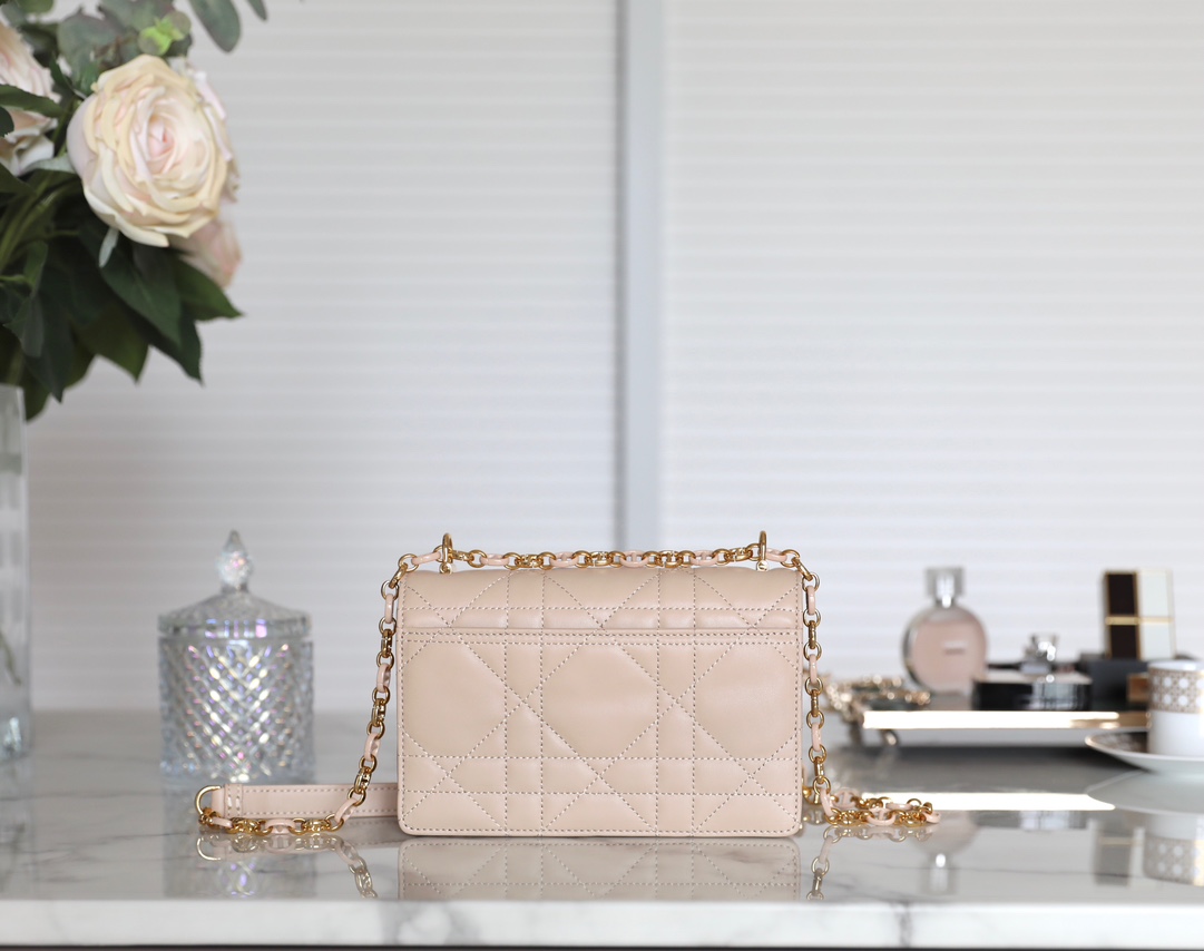 Diro Caro Bag- 19 x 13 x 5.5CM