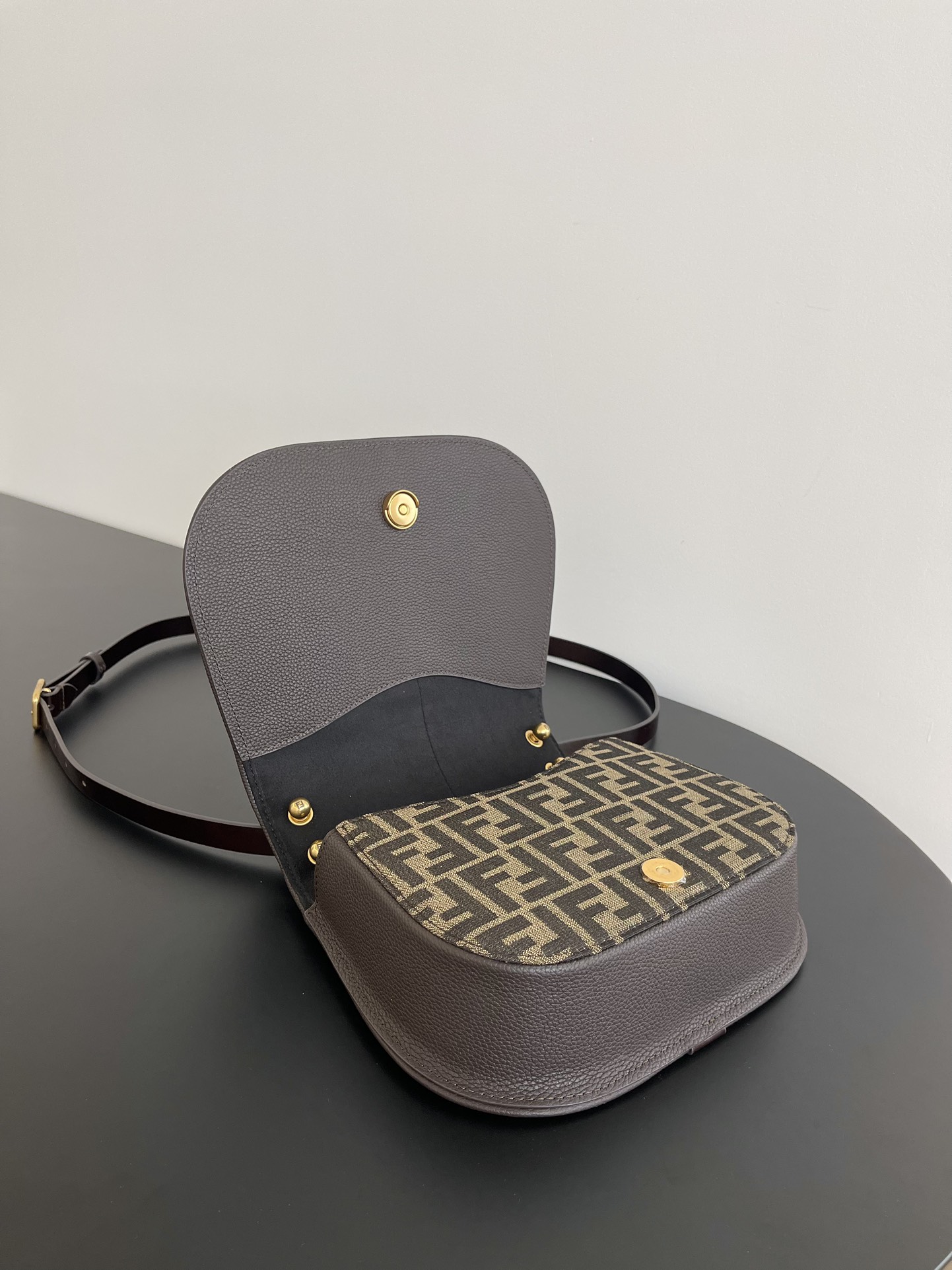 Fendi C’mon -25x7x20CM