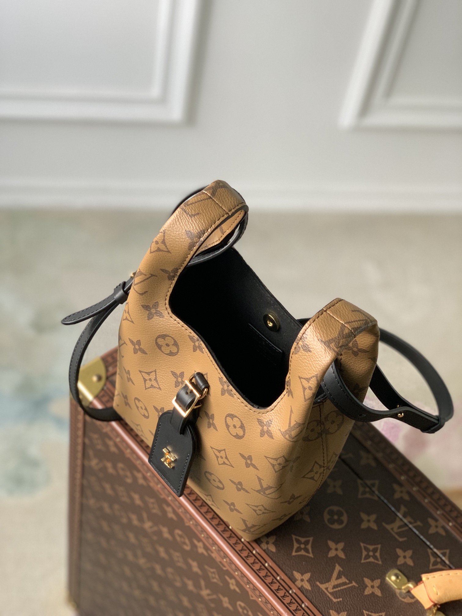 Louis Vuitton ATLANTIS BB Handlebag-17×17 x7CM