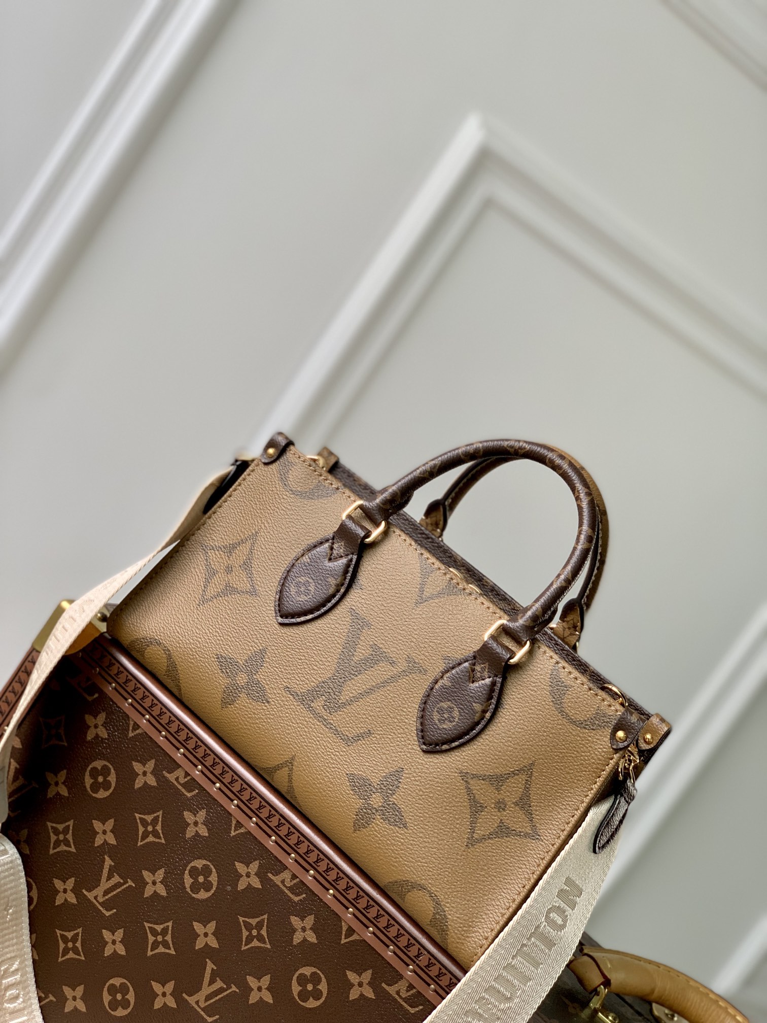Louis Vuitton Onthego Handbag-M46653-25*13*10CM