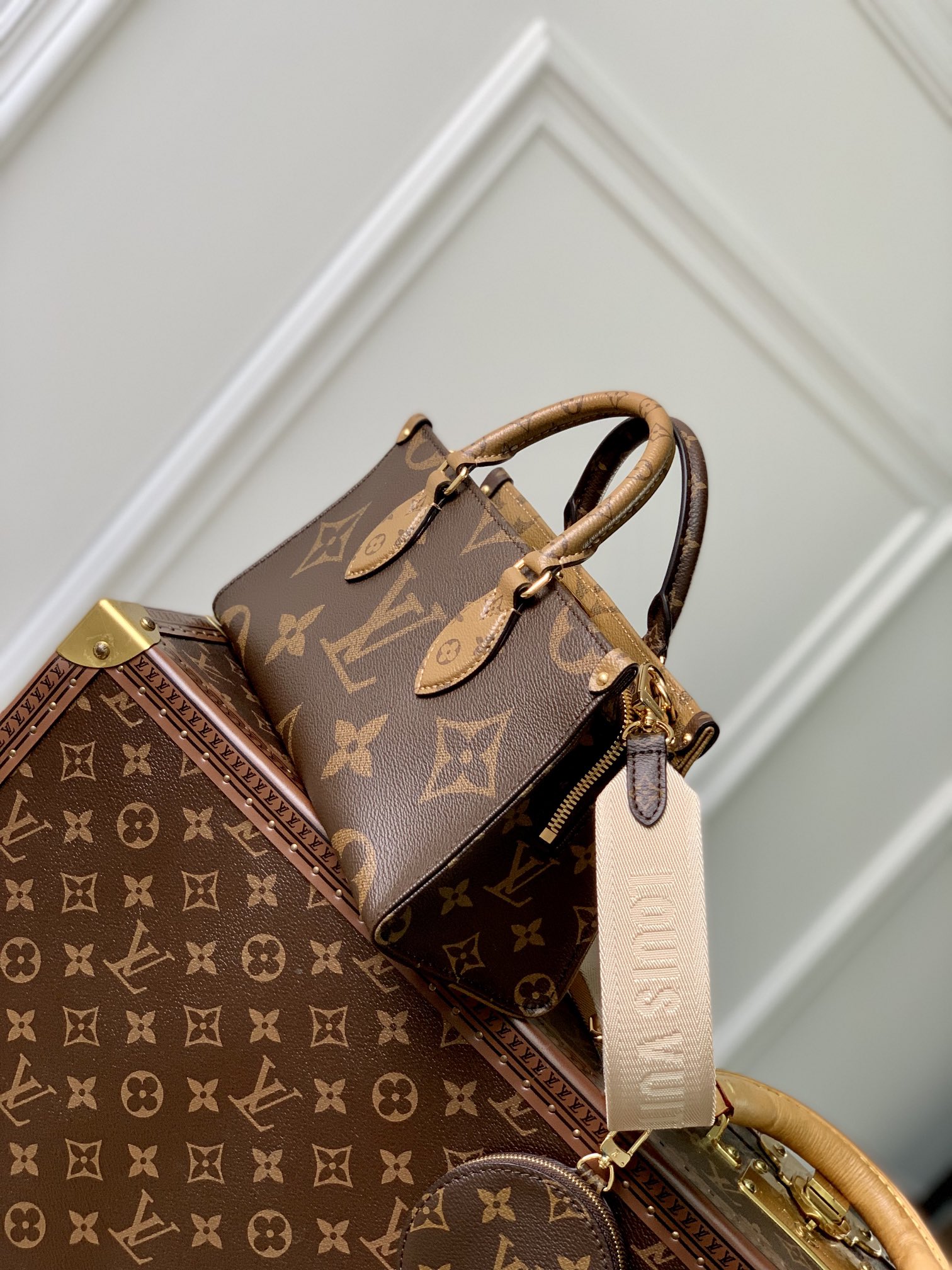 Louis Vuitton Onthego Handbag-M46653-25*13*10CM