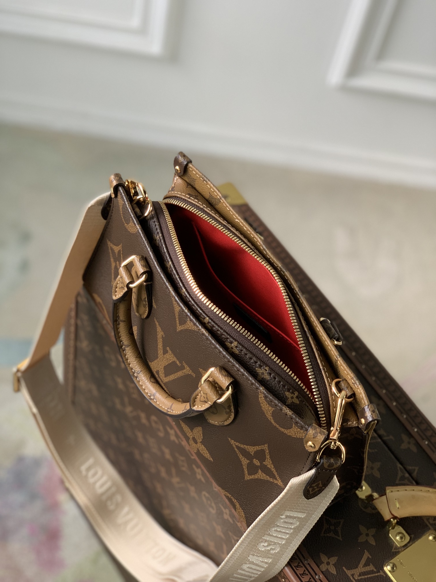 Louis Vuitton Onthego Handbag-M46653-25*13*10CM
