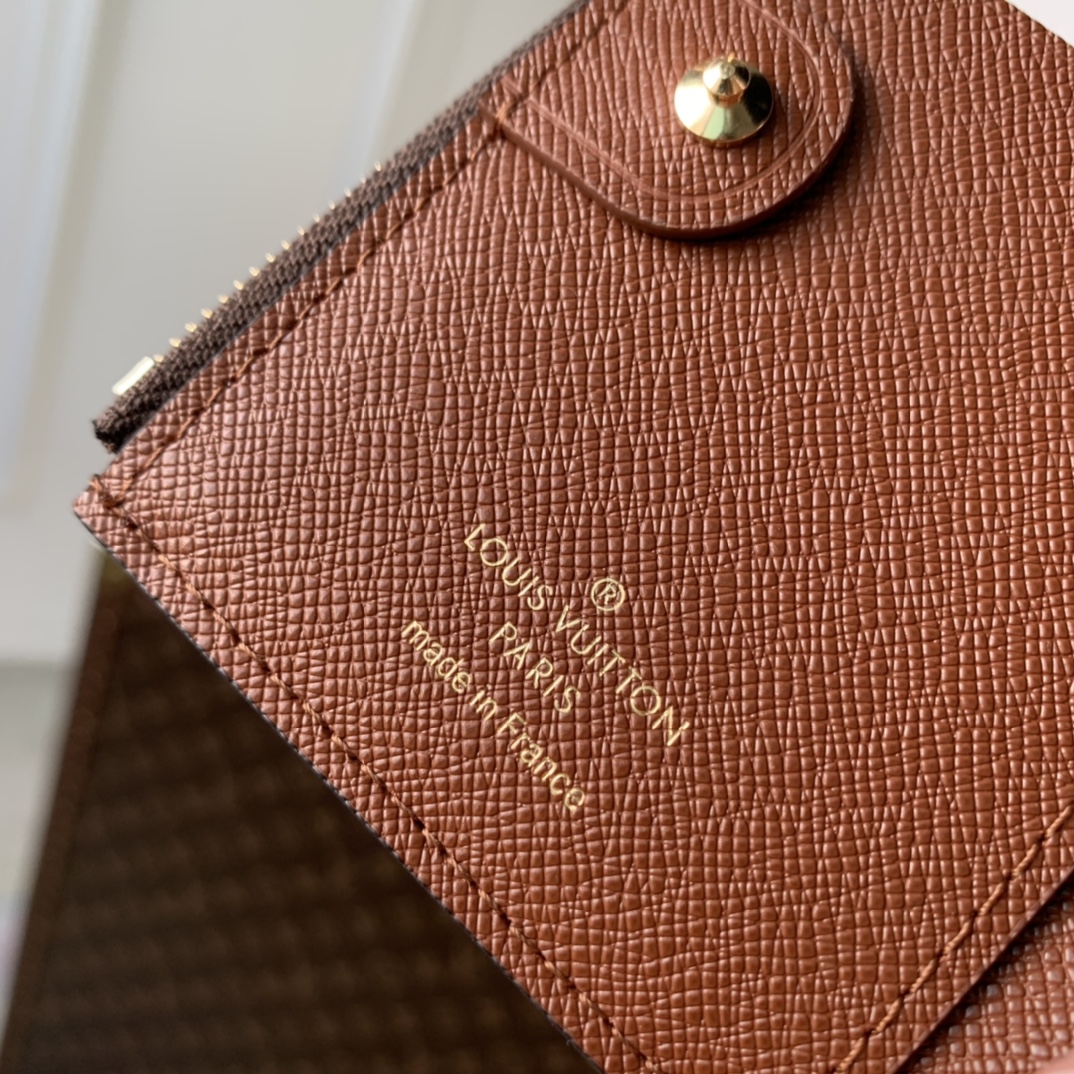 Louis Vuitton Wallet- M82381-9×11.5×1.5CM Louis Vuitton Wallet- M82381-9×11.5×1.5CM