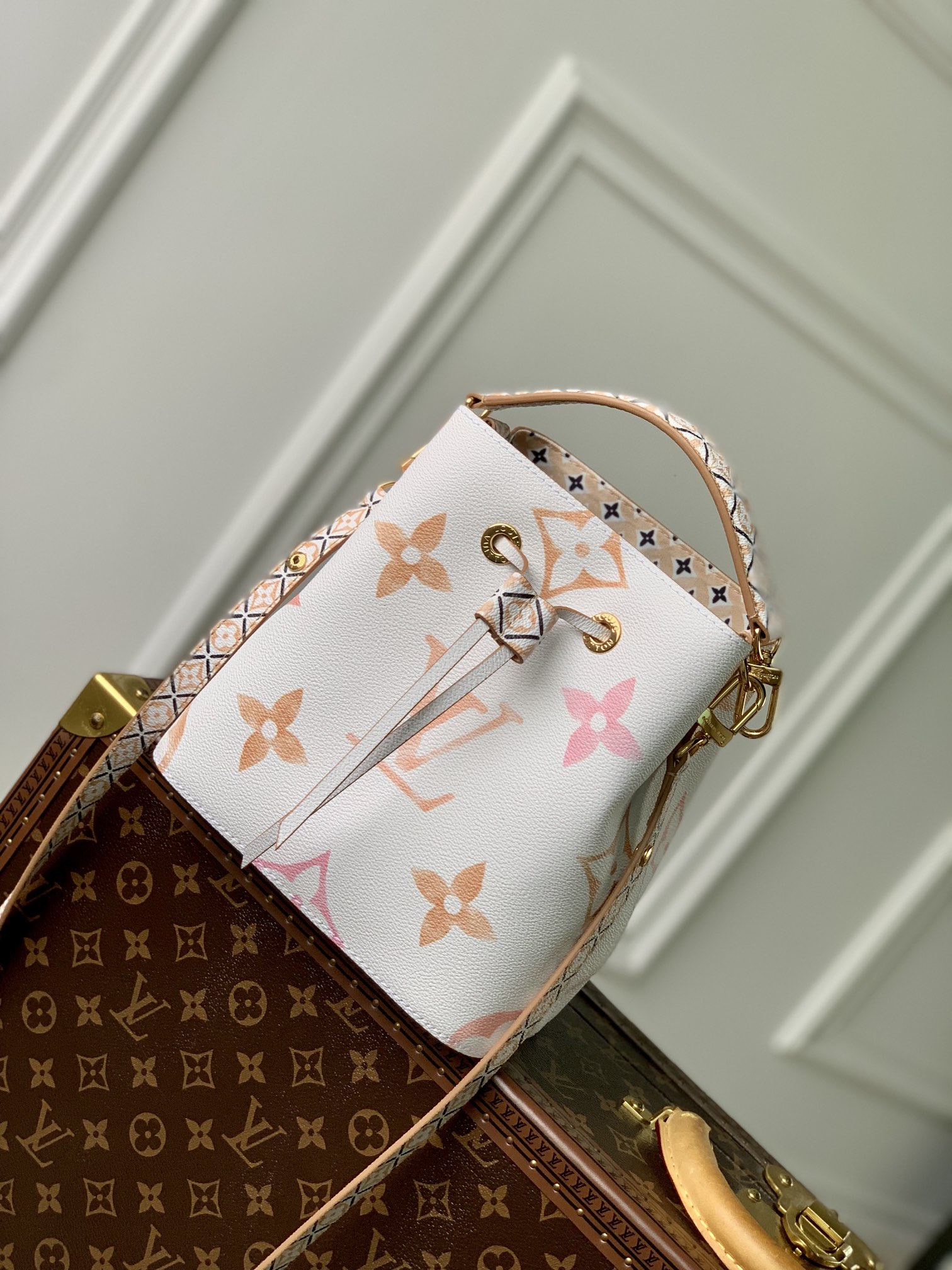 Louis Vuitton M22985 NeoNoe BB Handbag-20*20*13CM