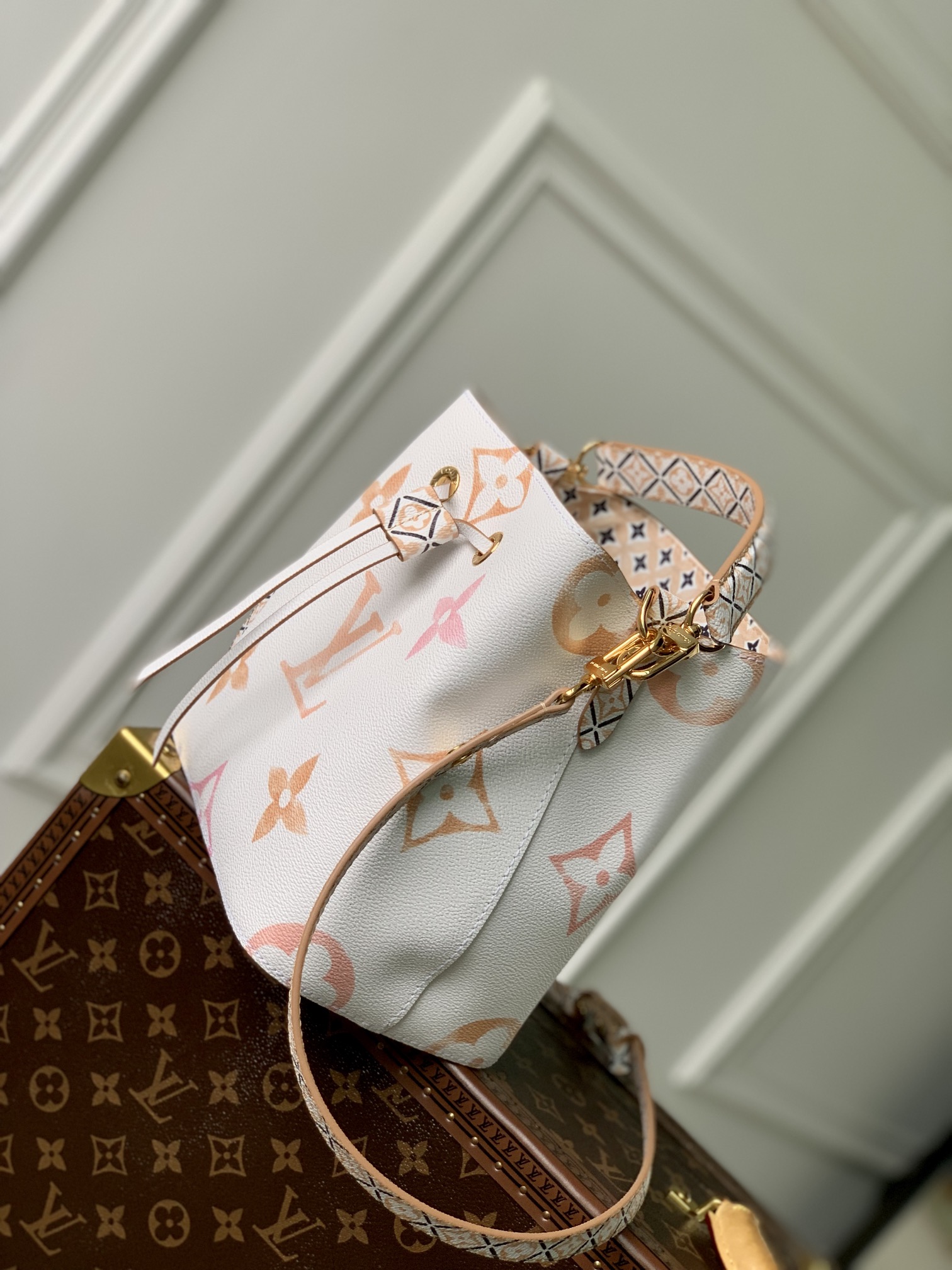 Louis Vuitton M22985 NeoNoe BB Handbag-20*20*13CM