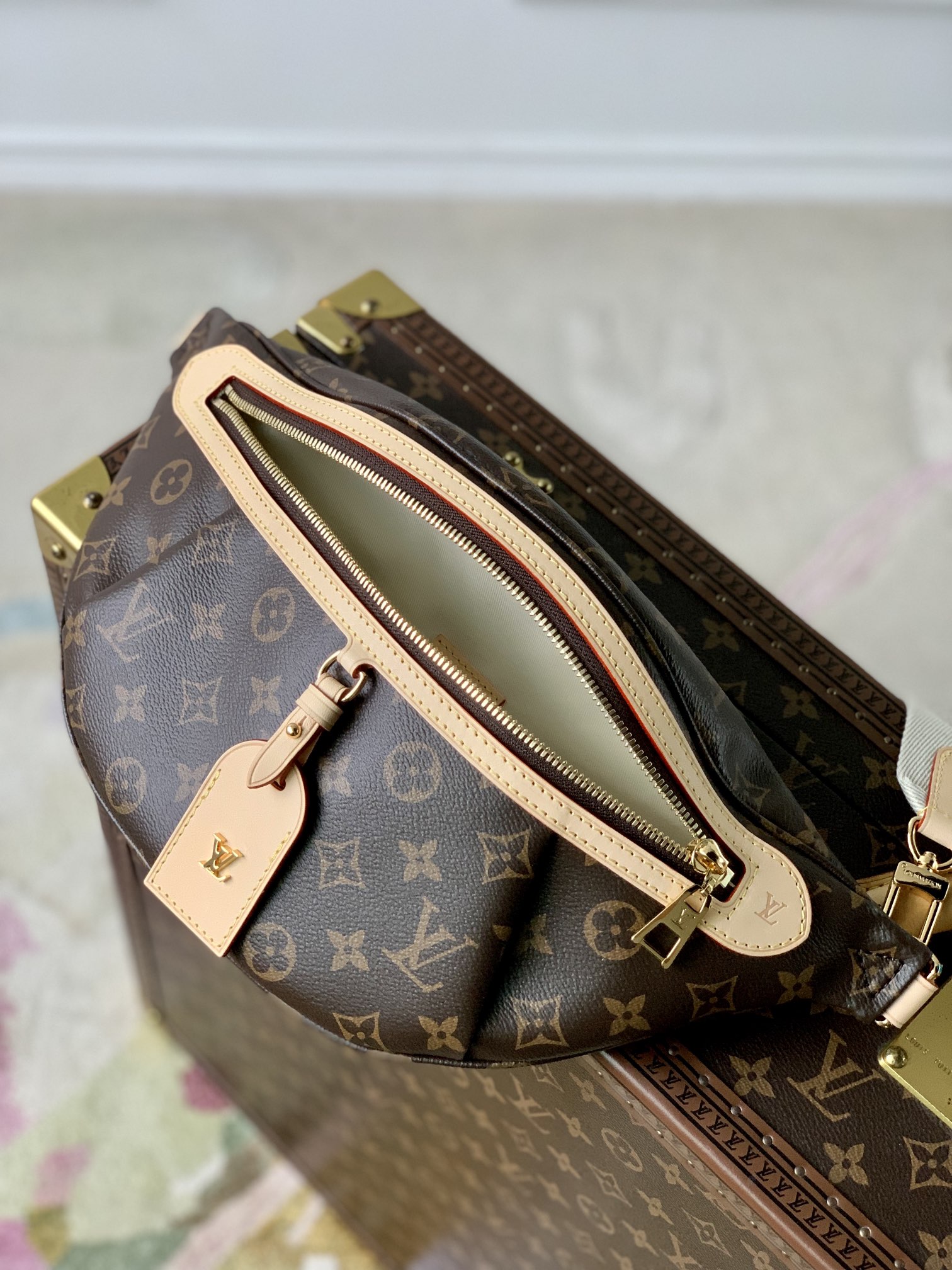 Louis Vuitton Mini Bumbag-M46784-38×16×7.5CM Louis Vuitton Mini Bumbag-M46784-38×16×7.5CM