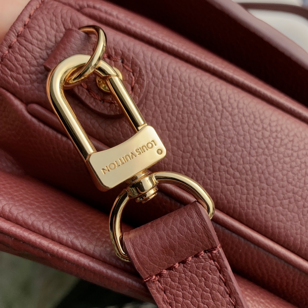 Louis Vuitton Pochette Metis Handbags-25*19*7CM