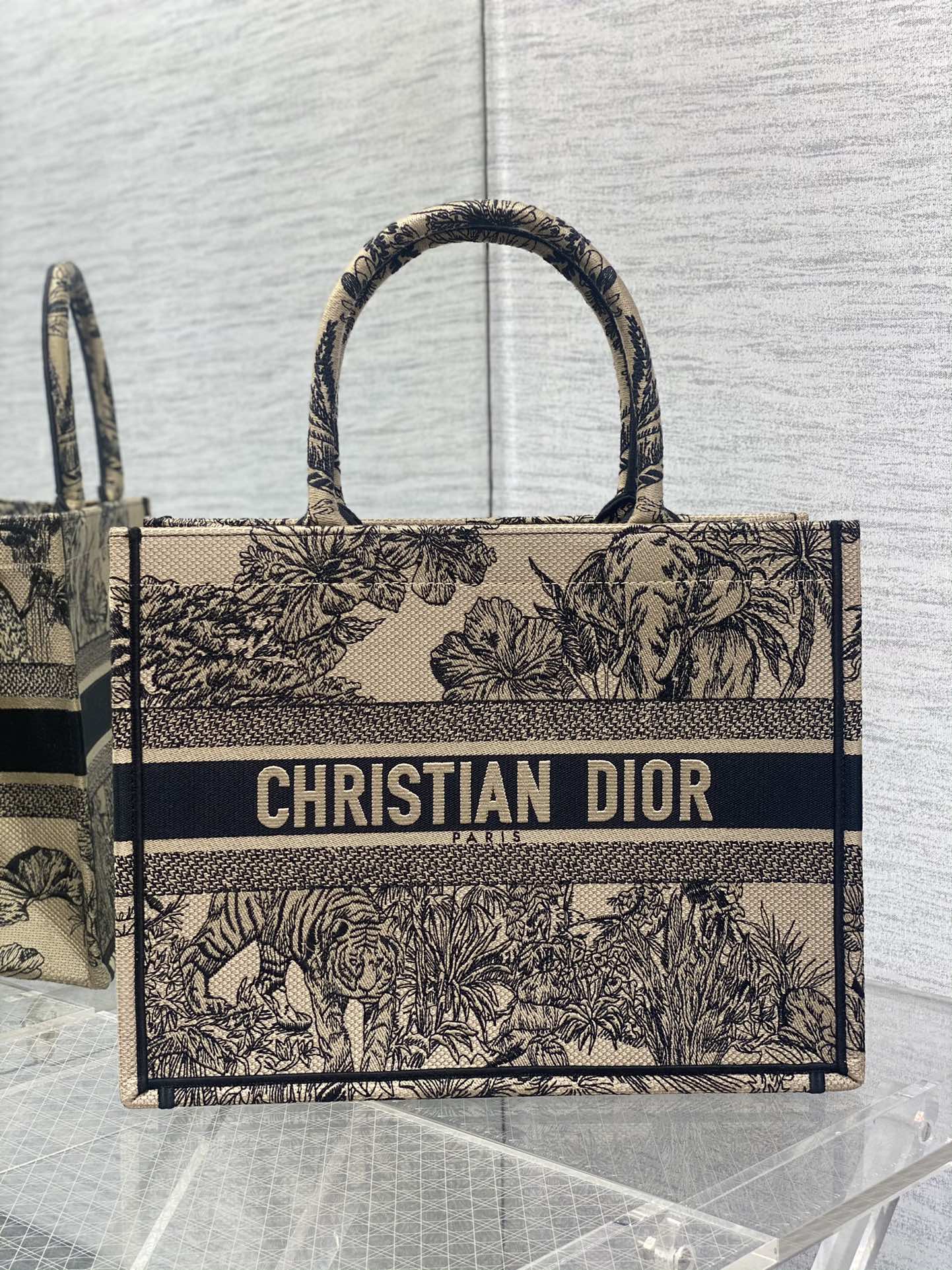 Diro Small Book Tote-36.5CM