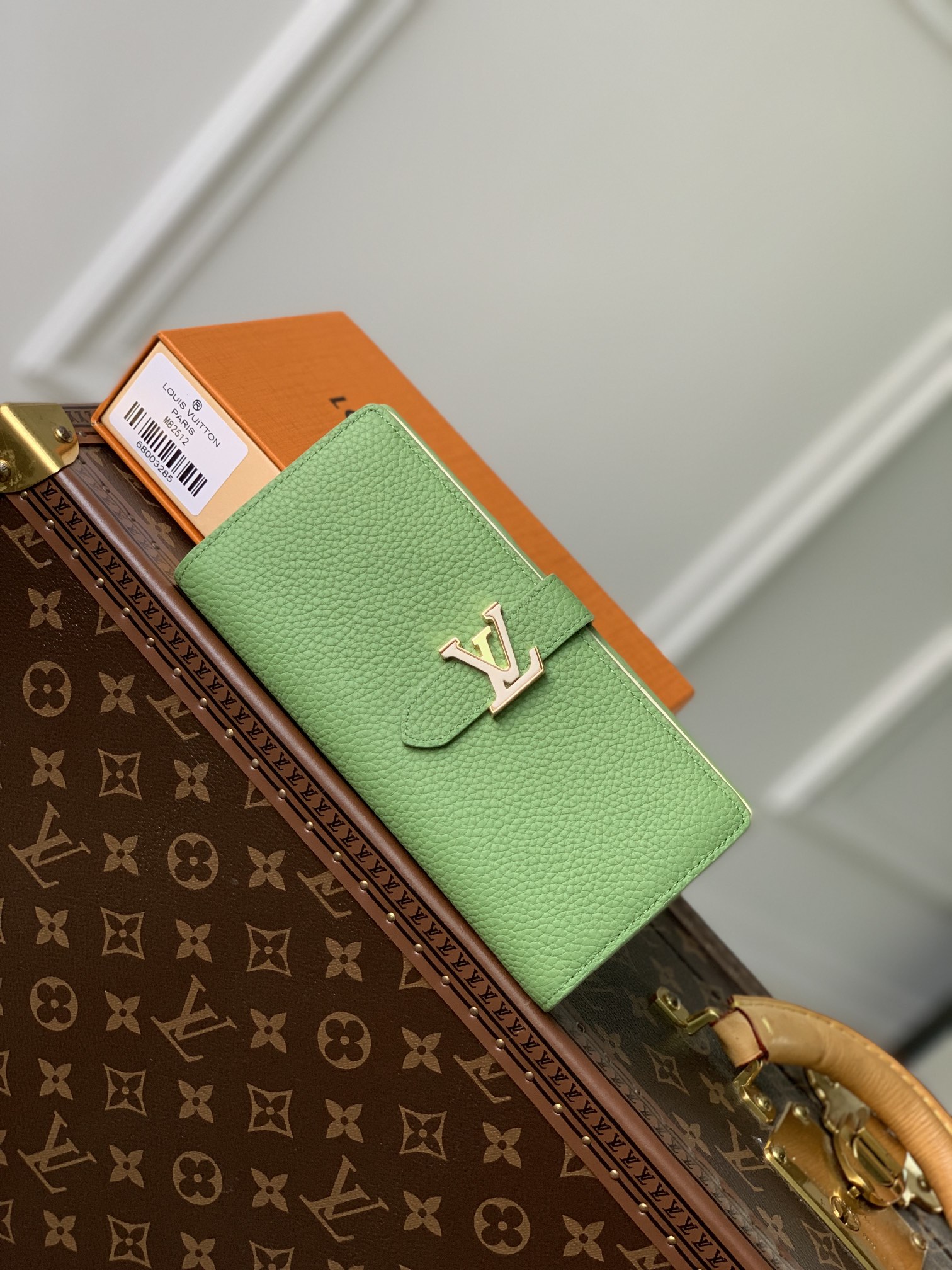Louis Vuitton Vertical Wallet-M82512-10 x 19 x 1.7CM