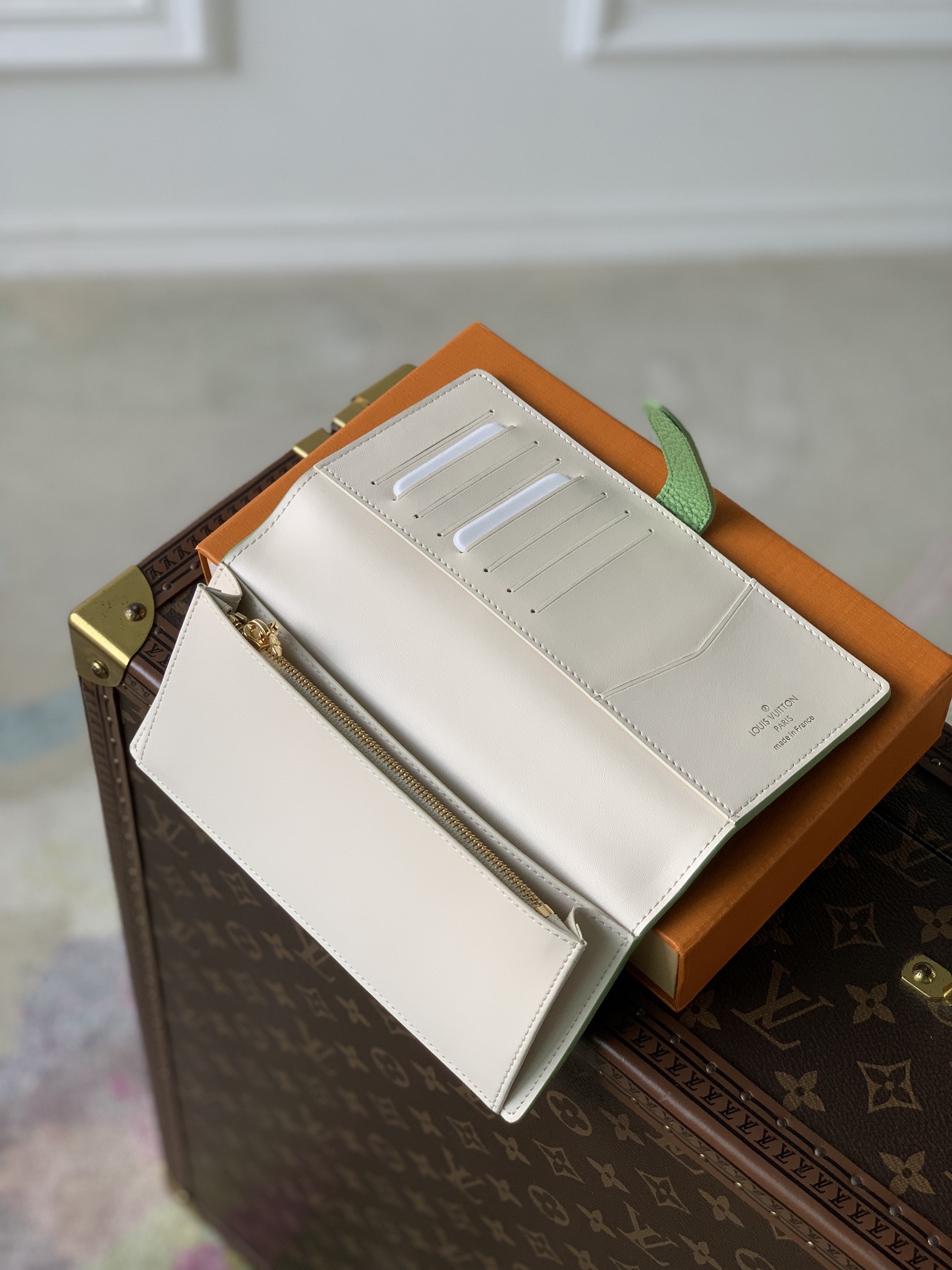 Louis Vuitton Vertical Wallet-M82512-10 x 19 x 1.7CM Louis Vuitton Vertical Wallet-M82512-10 x 19 x 1.7CM