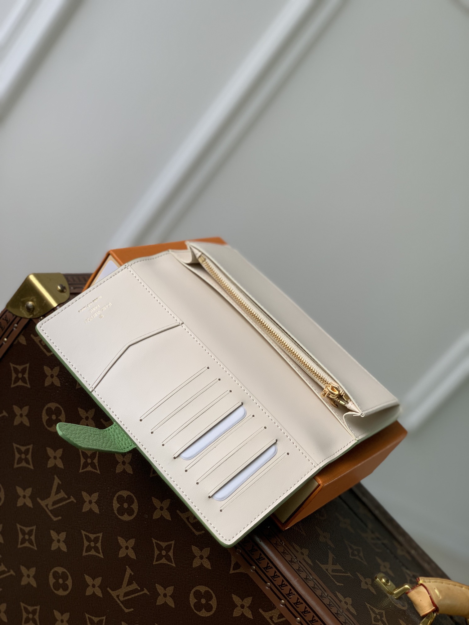 Louis Vuitton Vertical Wallet-M82512-10 x 19 x 1.7CM Louis Vuitton Vertical Wallet-M82512-10 x 19 x 1.7CM