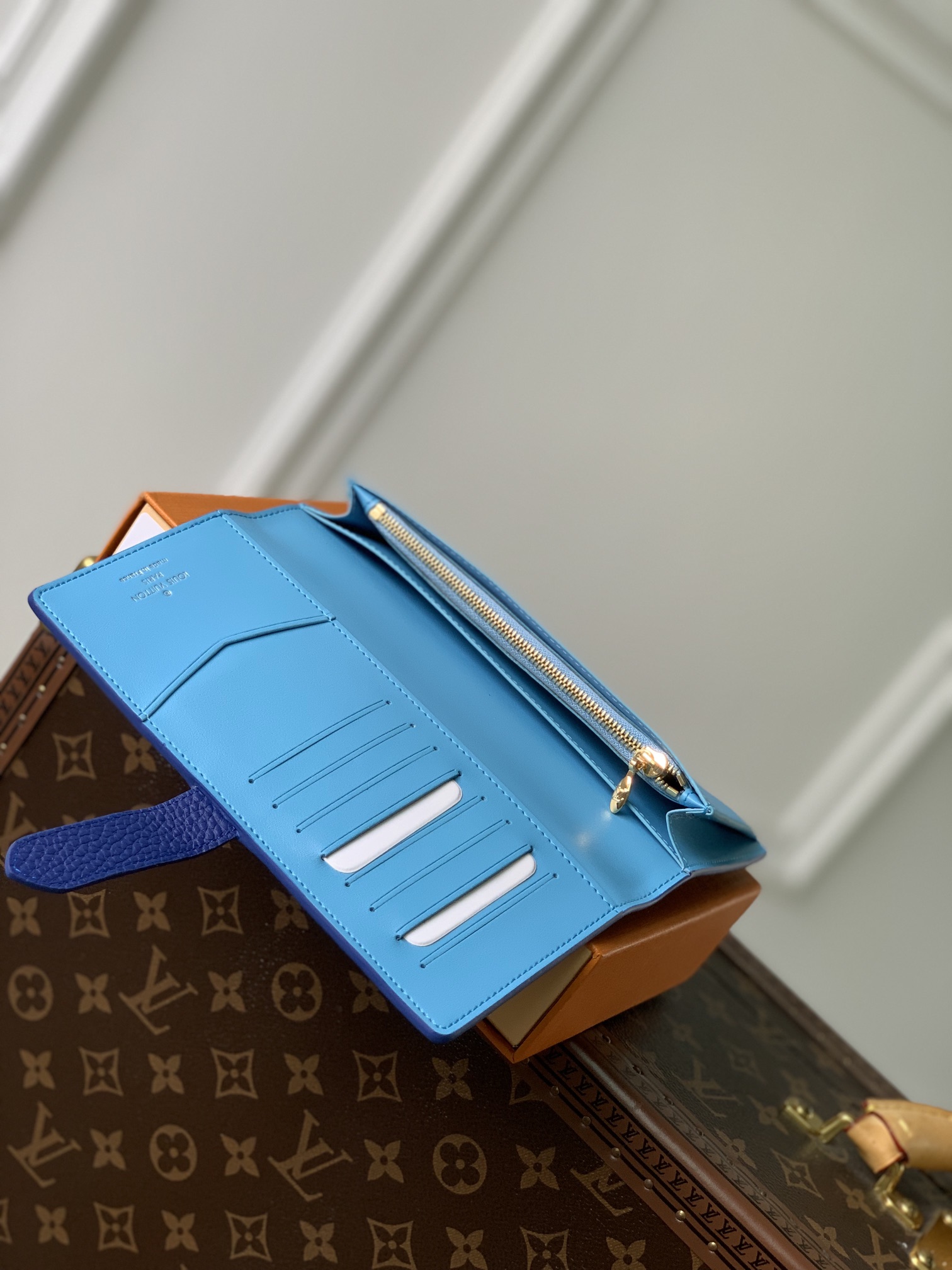 Louis Vuitton Vertical Wallet-M82512-10 x 19 x 1.7CM