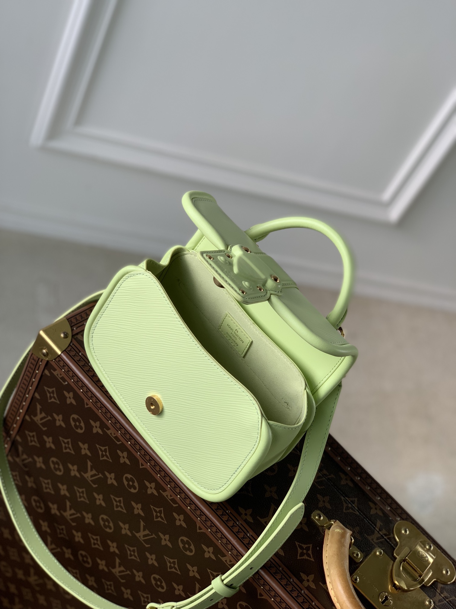 Louis Vuitton Hide & Seek Bag-21 x 15 x 8CM