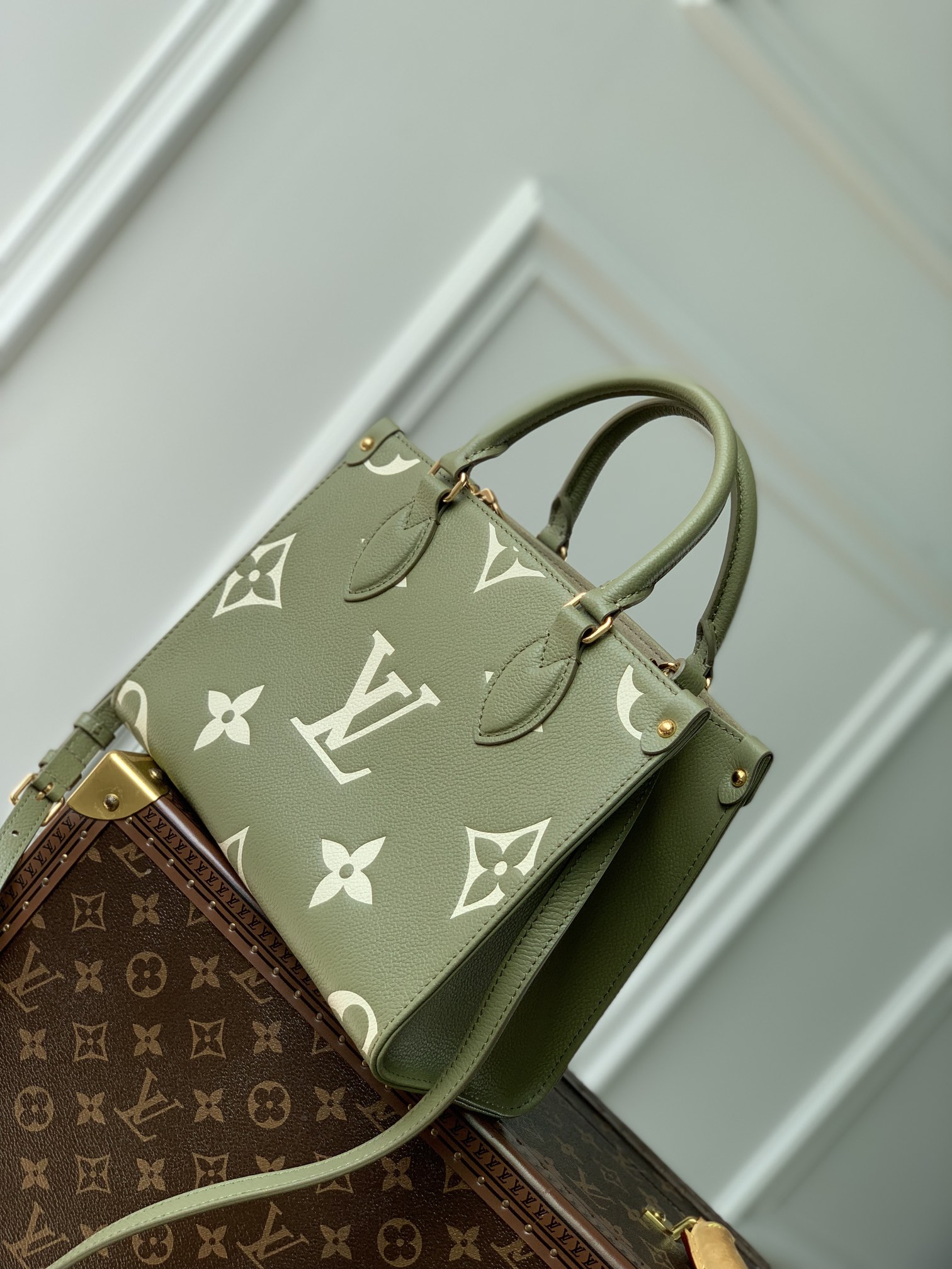 Louis Vuitton Onthego Handbag- M21732-25*19*11.5 CM