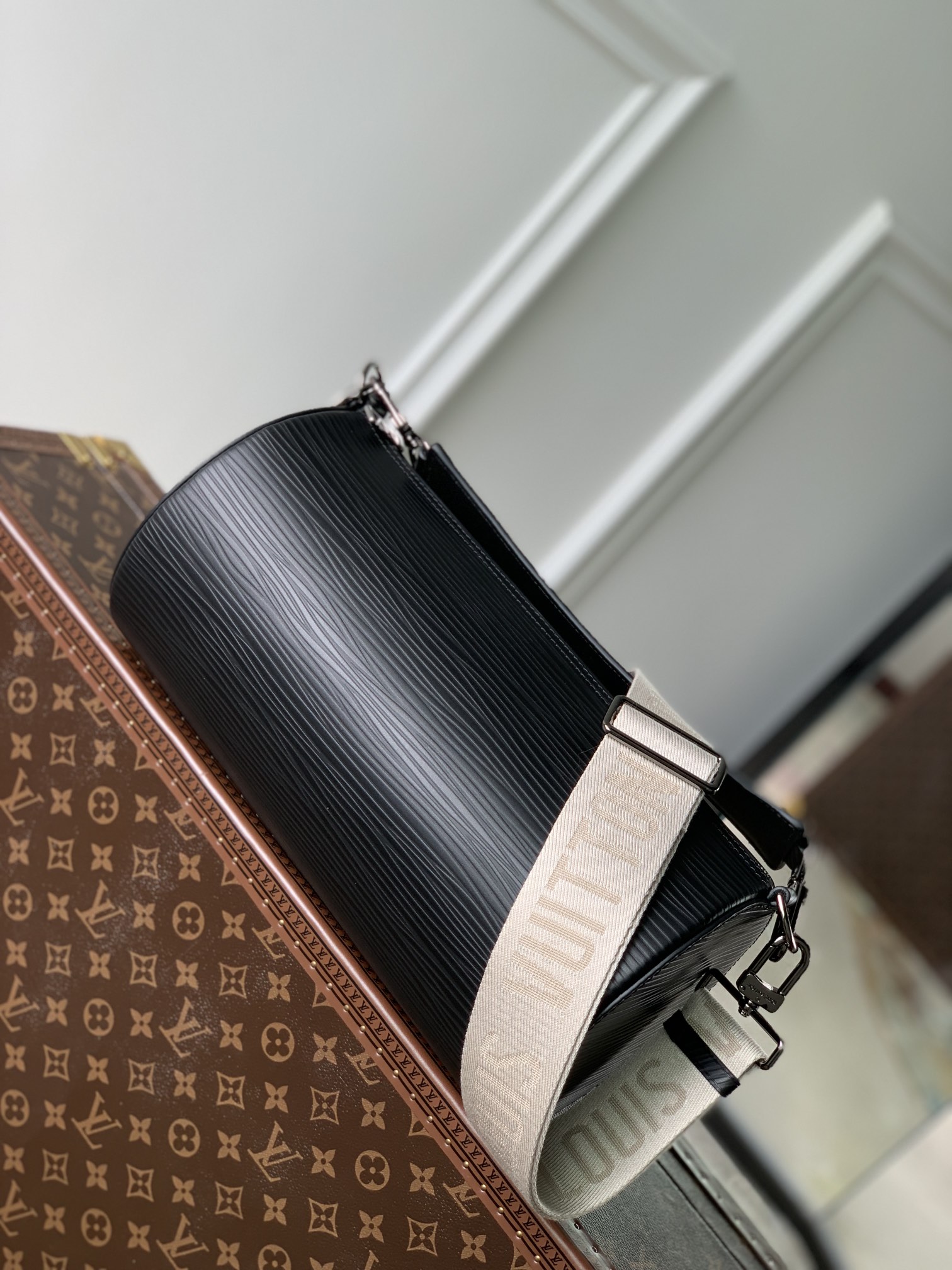 Louis Vuitton Soft Polochon Bag M46692-27x 15x 15CM
