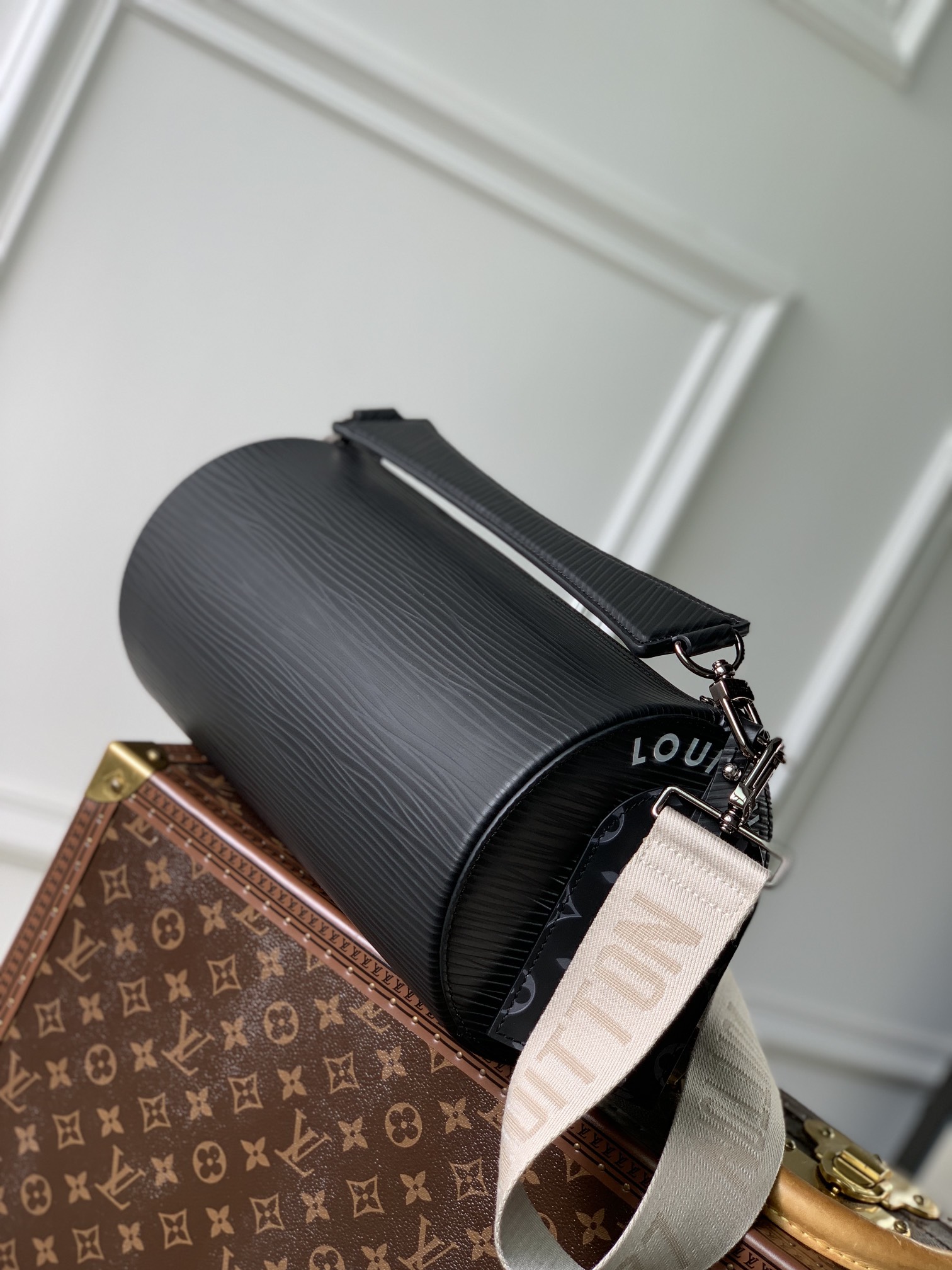 Louis Vuitton Soft Polochon Bag M46692-27x 15x 15CM