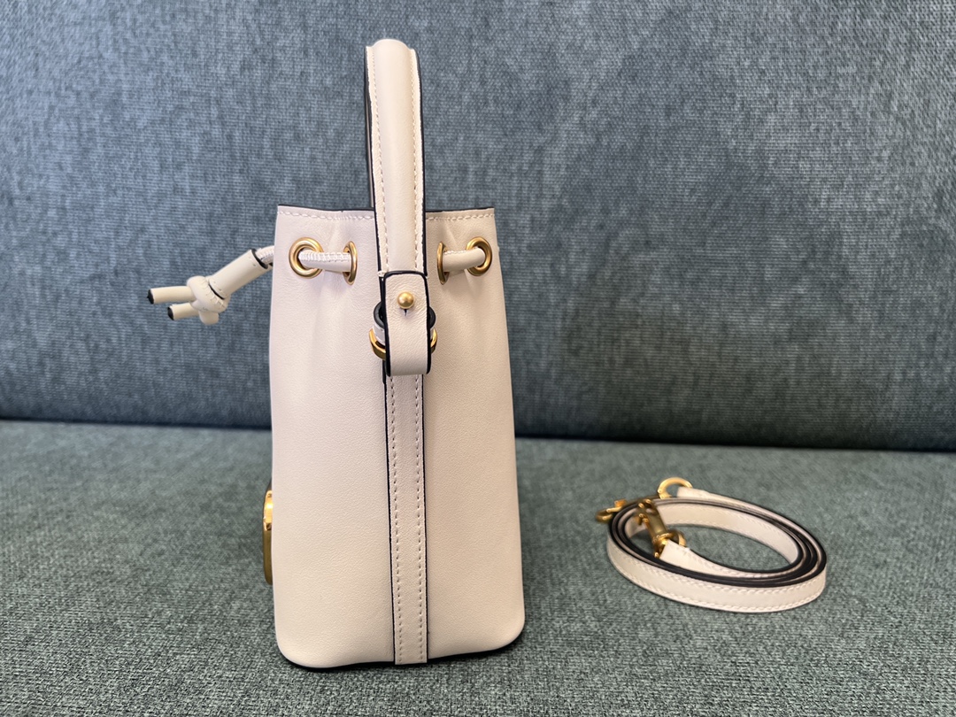 Valentino GARAVANIVLOGO SIGNATURE Bag-12*18*10CM