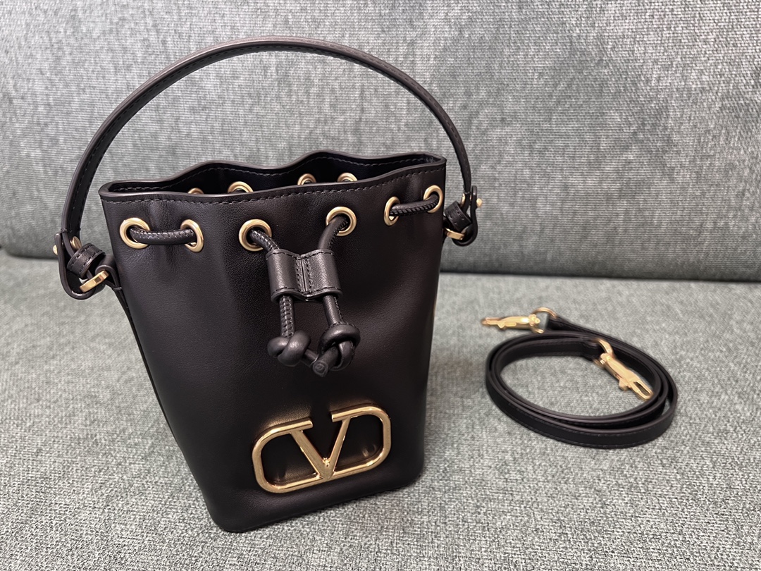 Valentino GARAVANIVLOGO SIGNATURE Bag-12*18*10CM Valentino GARAVANIVLOGO SIGNATURE Bag-12*18*10CM