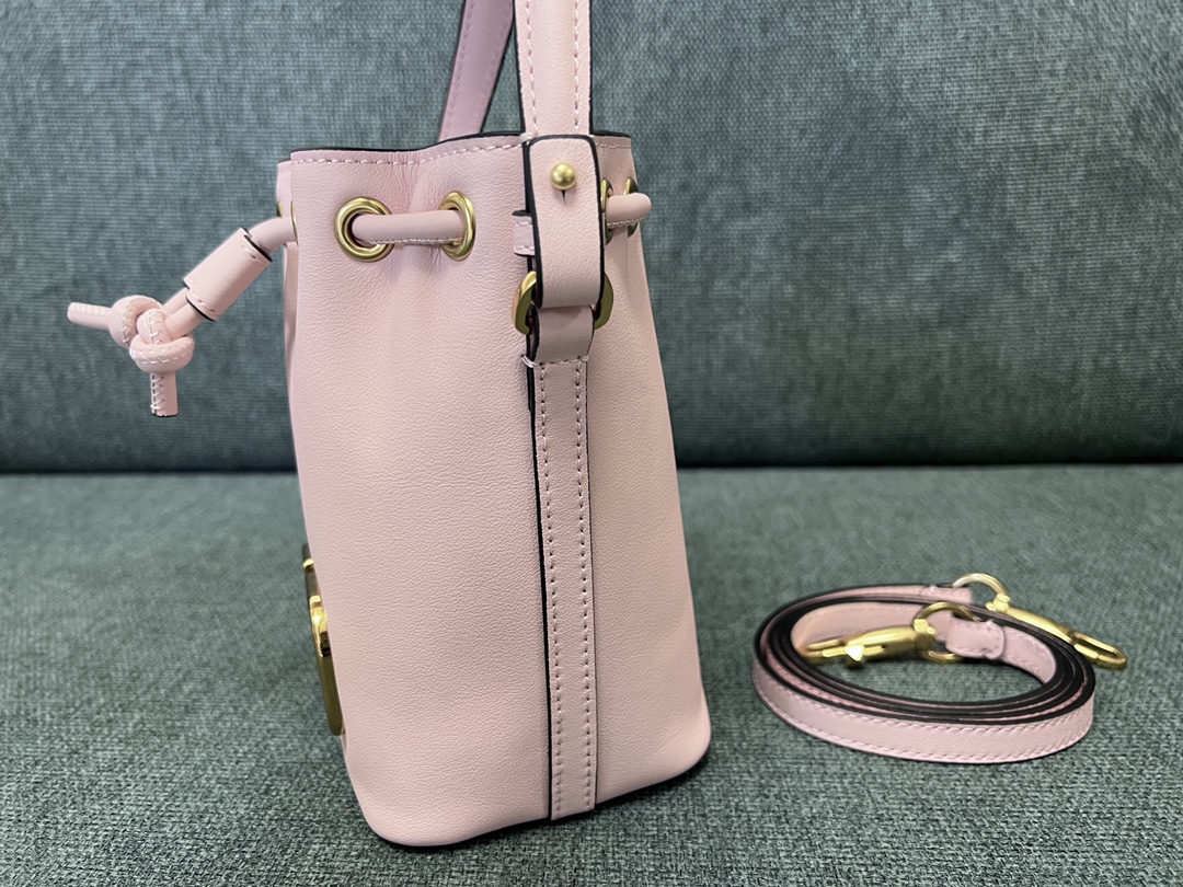 Valentino GARAVANIVLOGO SIGNATURE Bag-12*18*10CM
