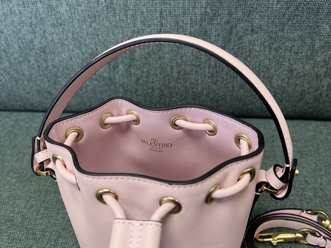 Valentino GARAVANIVLOGO SIGNATURE Bag-12*18*10CM