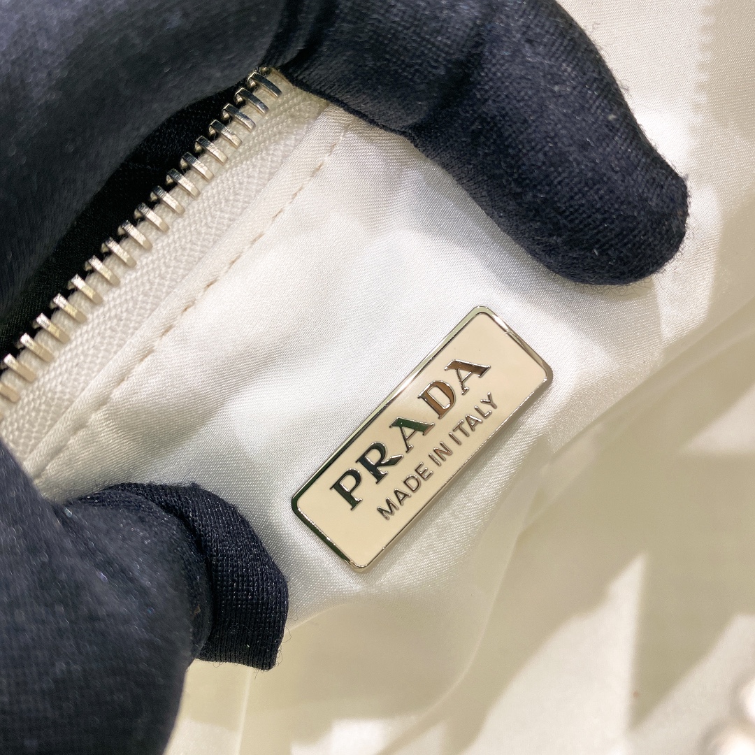 Prada Re-Edition Bag-22*15*6.5CM Prada Re-Edition Bag-22*15*6.5CM