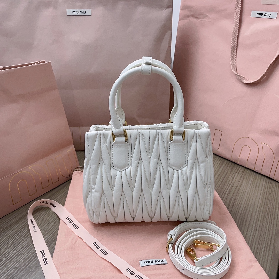 MiuMiu Tote-20 X16 X11CM