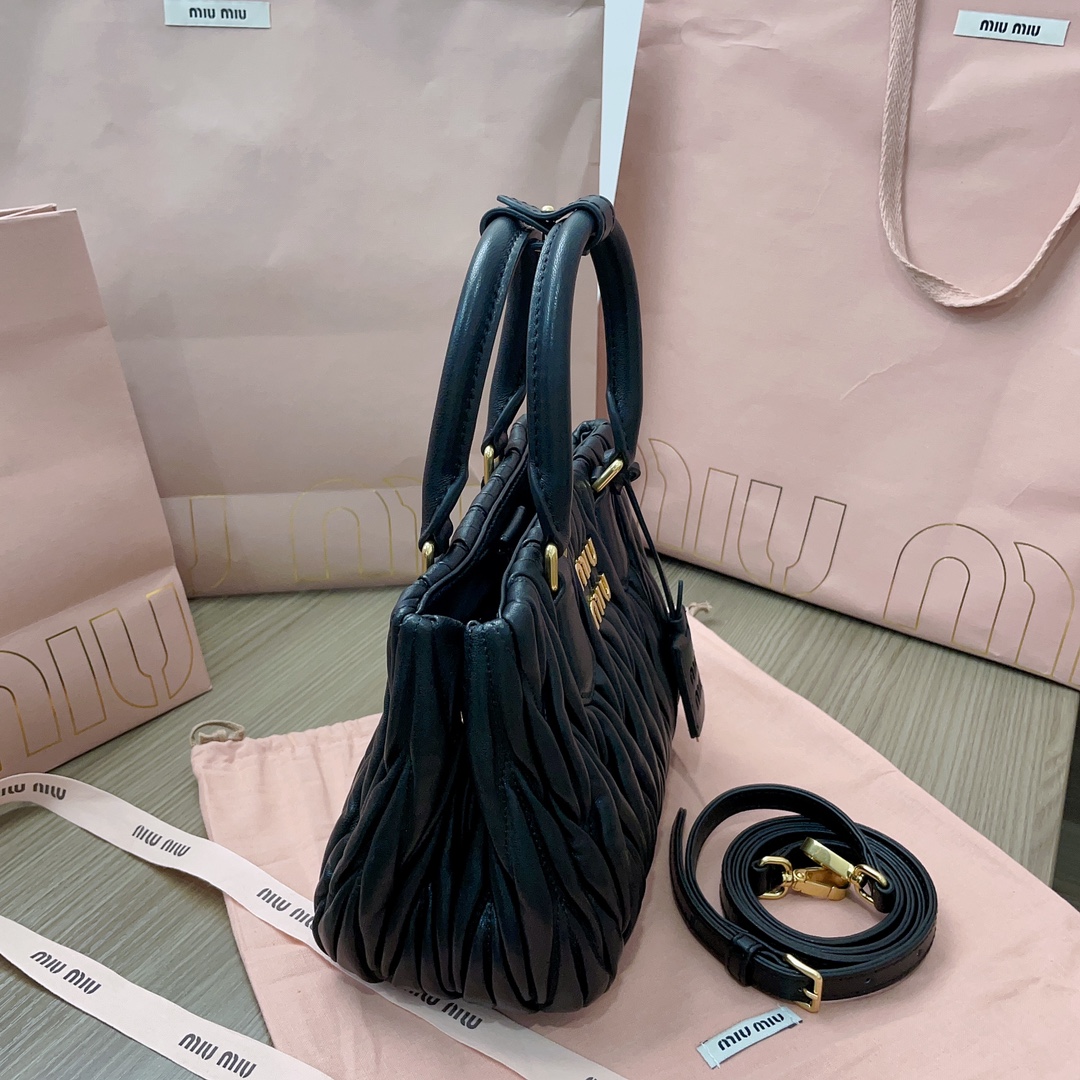 MiuMiu Tote-20 X16 X11CM