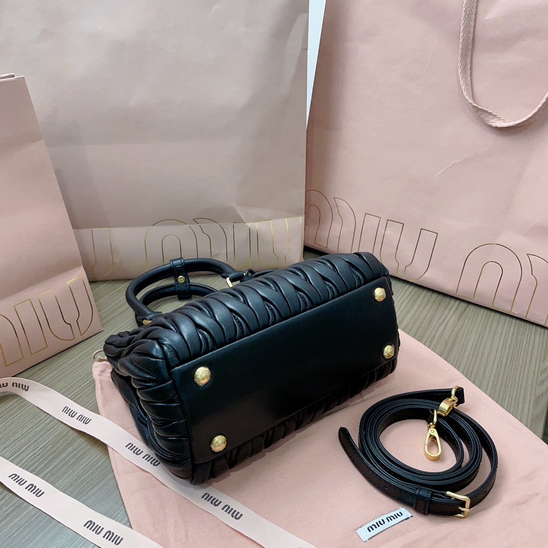 MiuMiu Tote-20 X16 X11CM