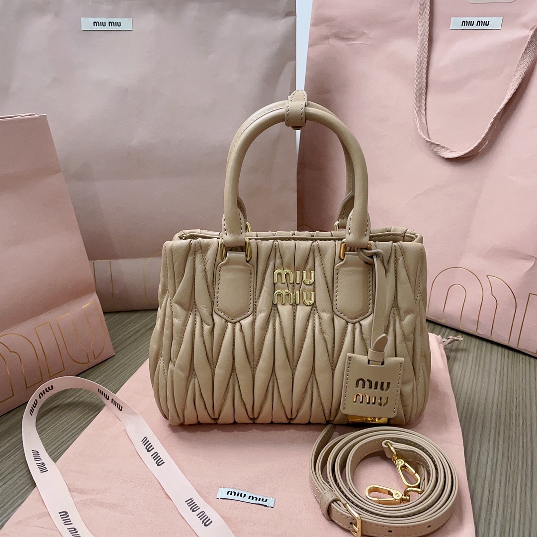MiuMiu Tote-20 X16 X11CM