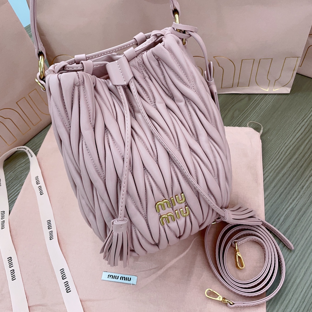 MiuMiu Bag-20X18X14CM