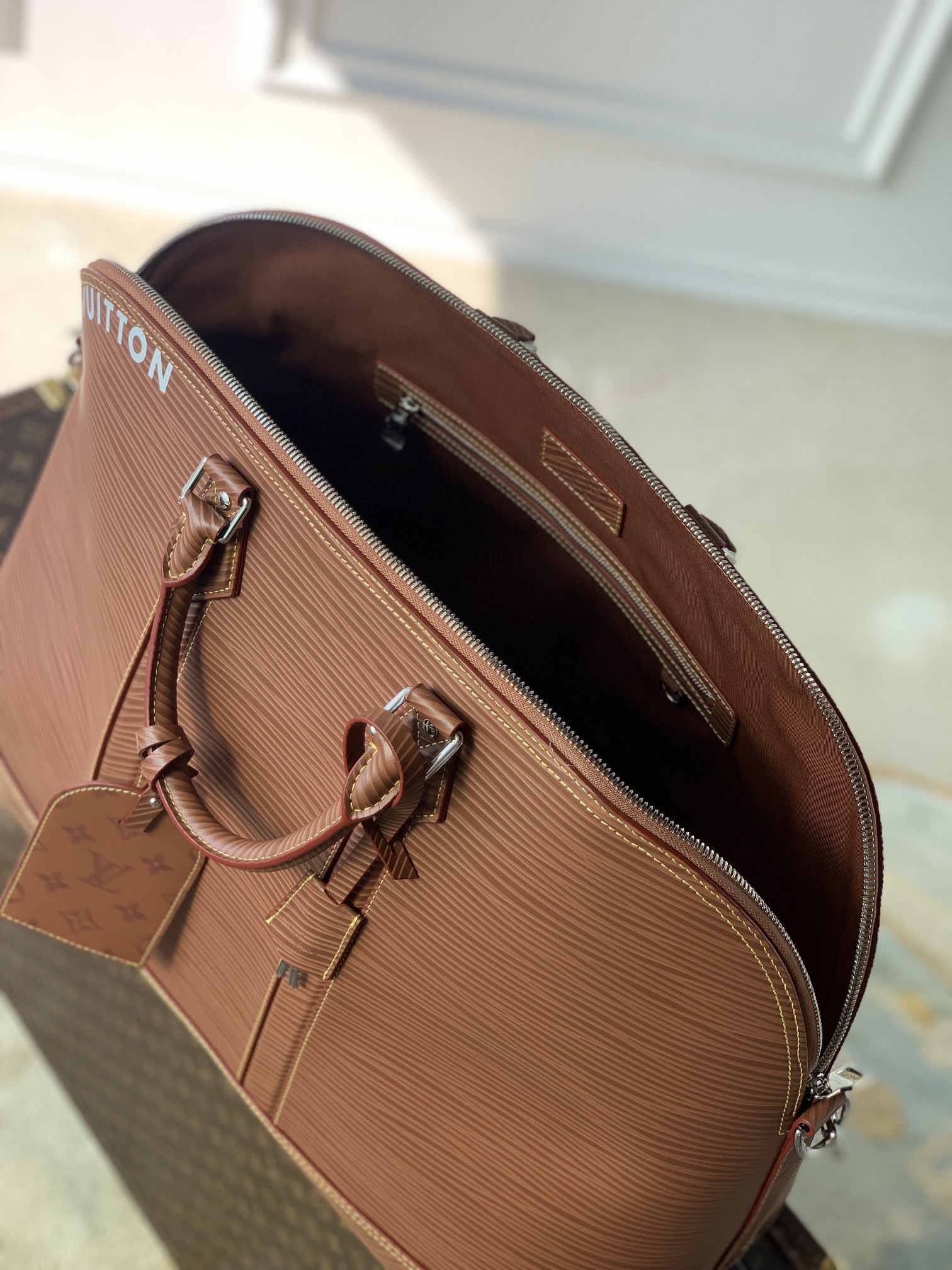 Louis Vuitton Alma Travel Bag-64 x 42 x 22CM