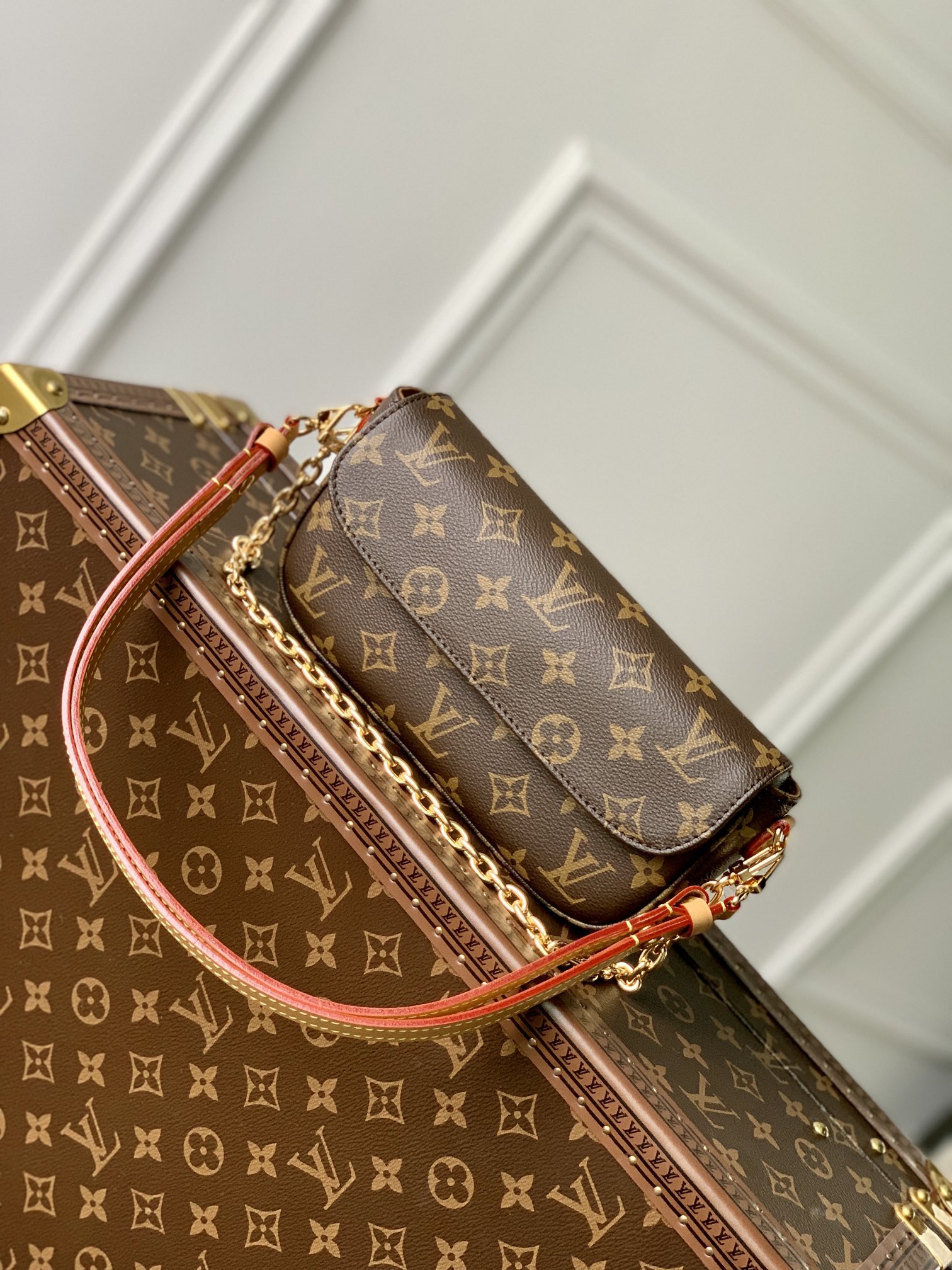 Louis Vuitton Wallet on Chain Ivy-23.5 x 12.0 x 4.3 CM
