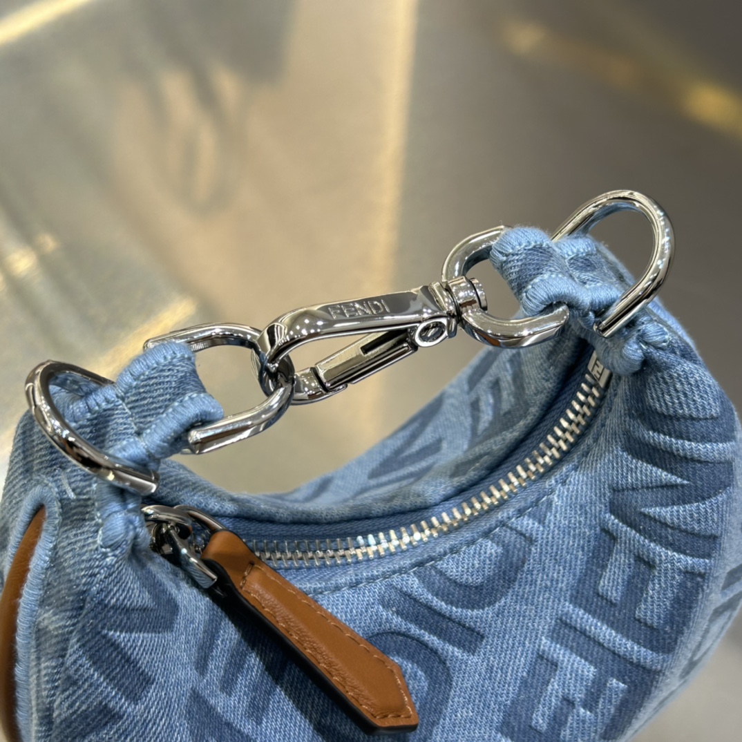 Fendi Praphy-16.5x14x5CM